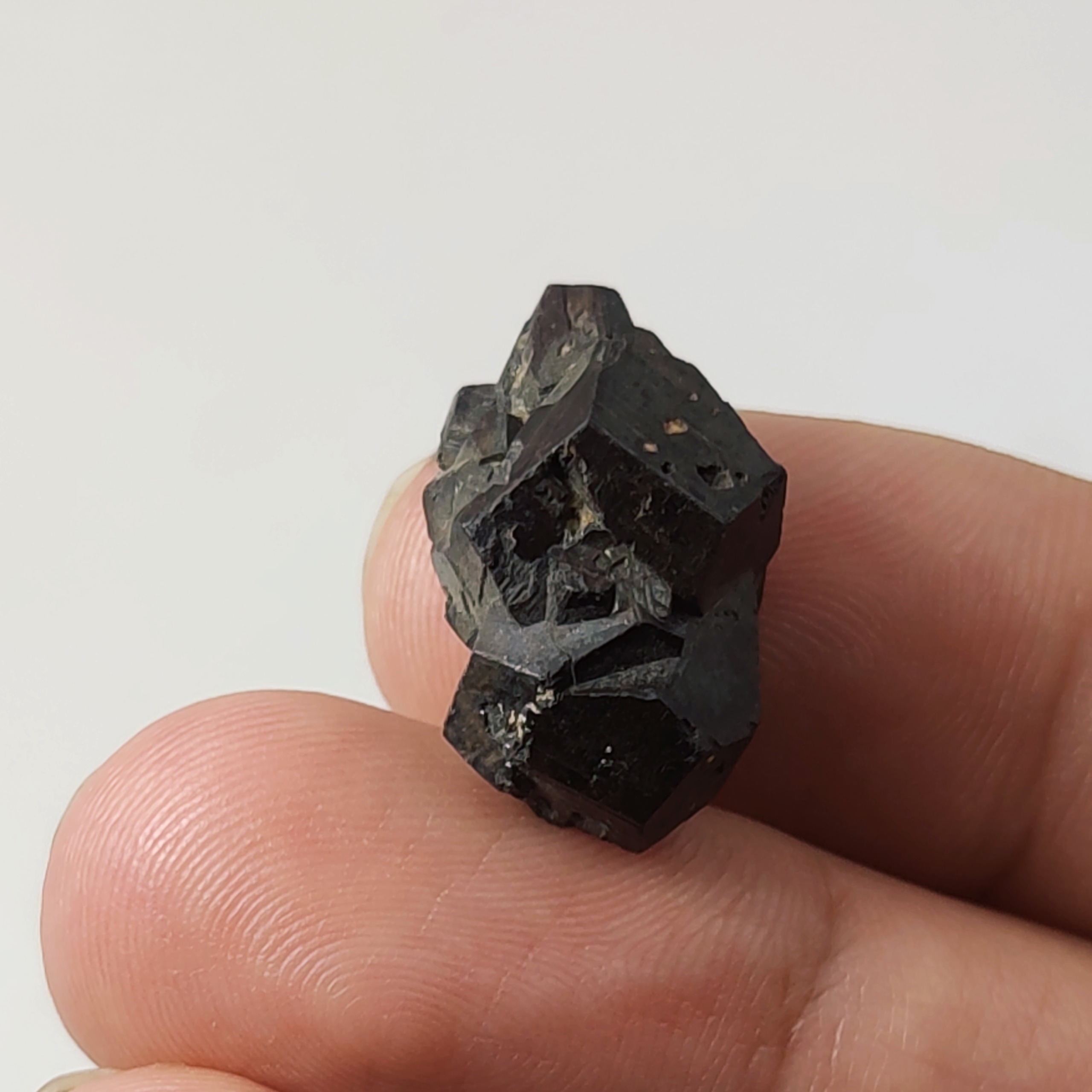 سنگ هماتیت یا حدید (سنگ آهن) معدنی با فرم بلوری