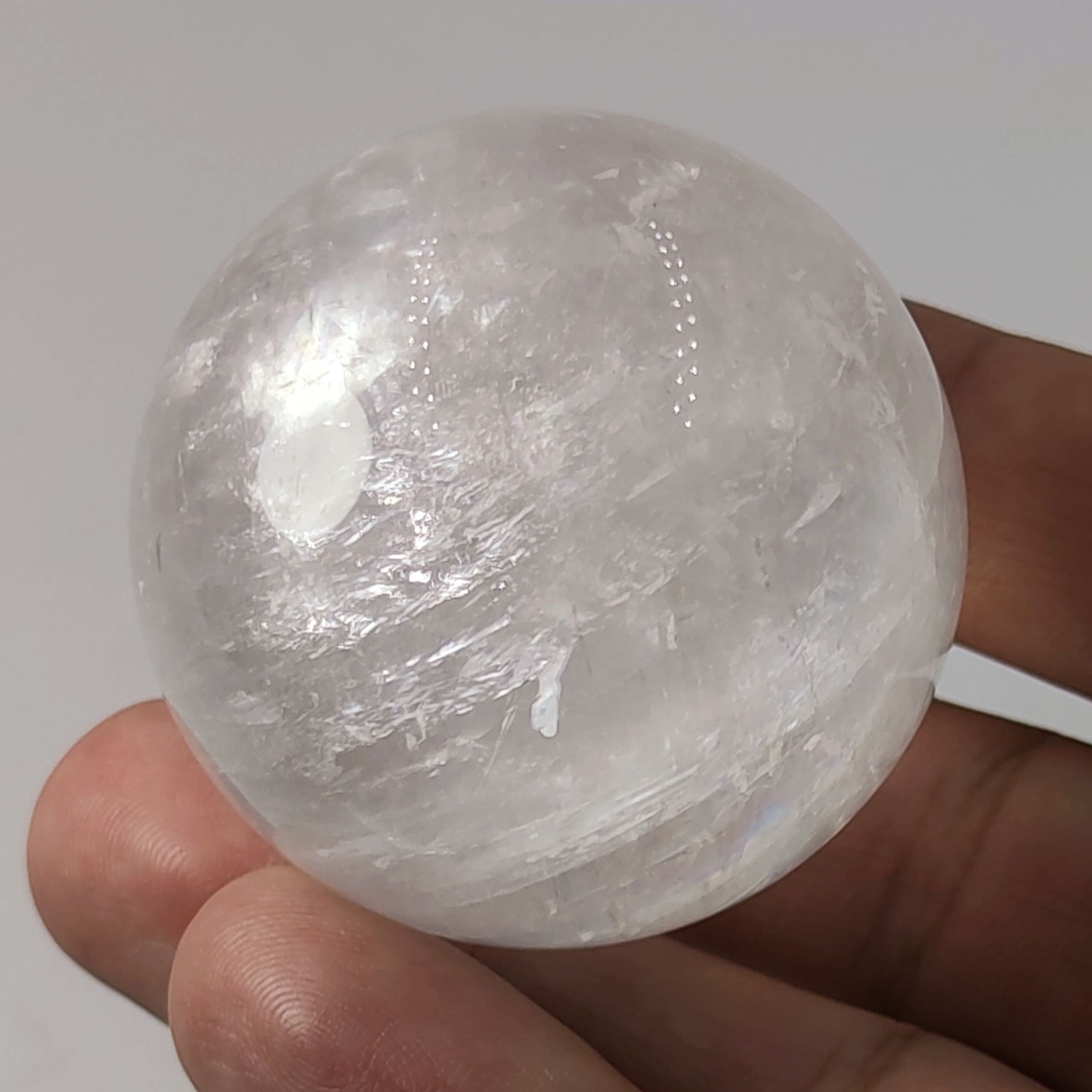 گوی سنگ کلسیت معدنی کشور مکزیک (دارای تلألو)