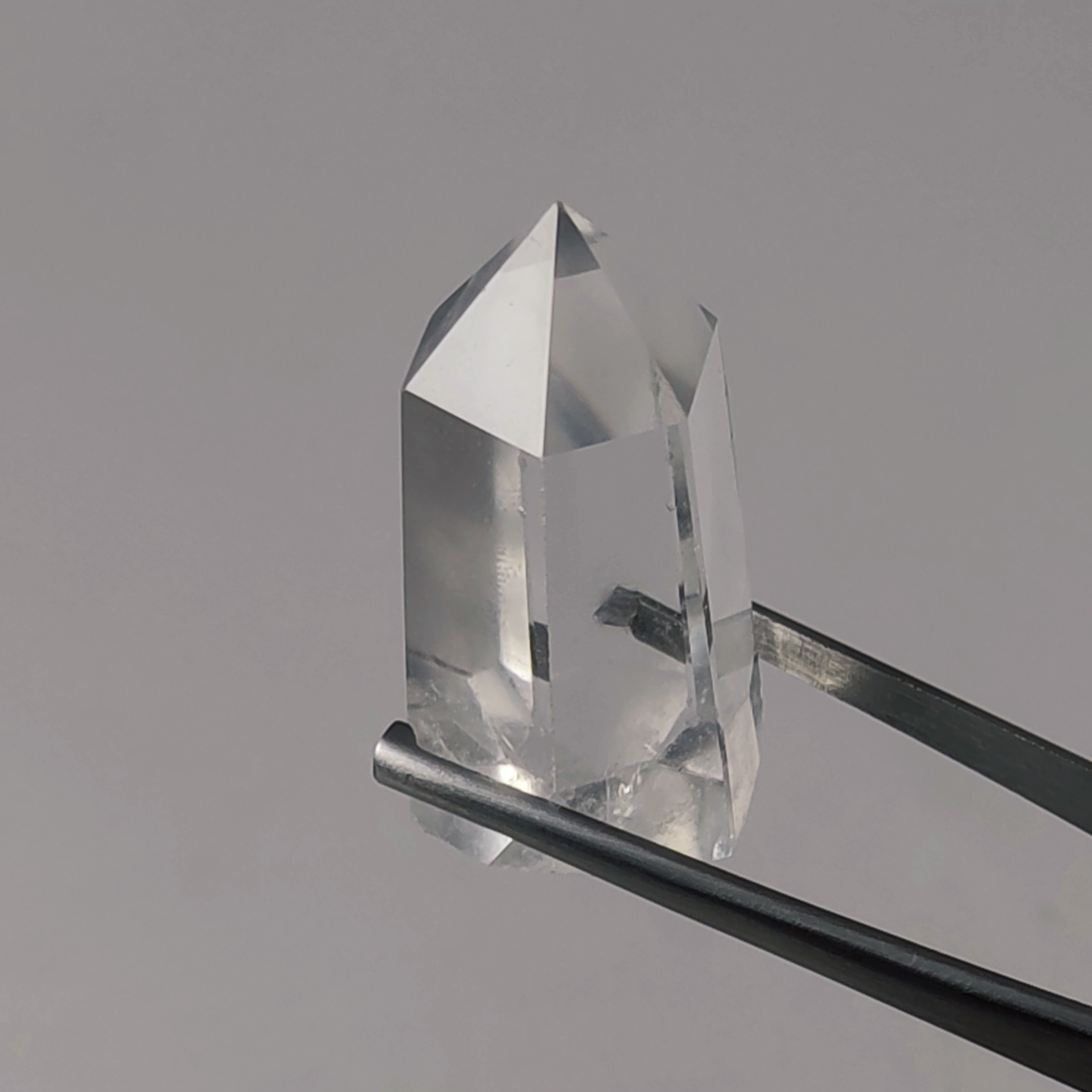 منشور سنگ کوارتز شفاف معدنی و طبیعی کشور برزیل