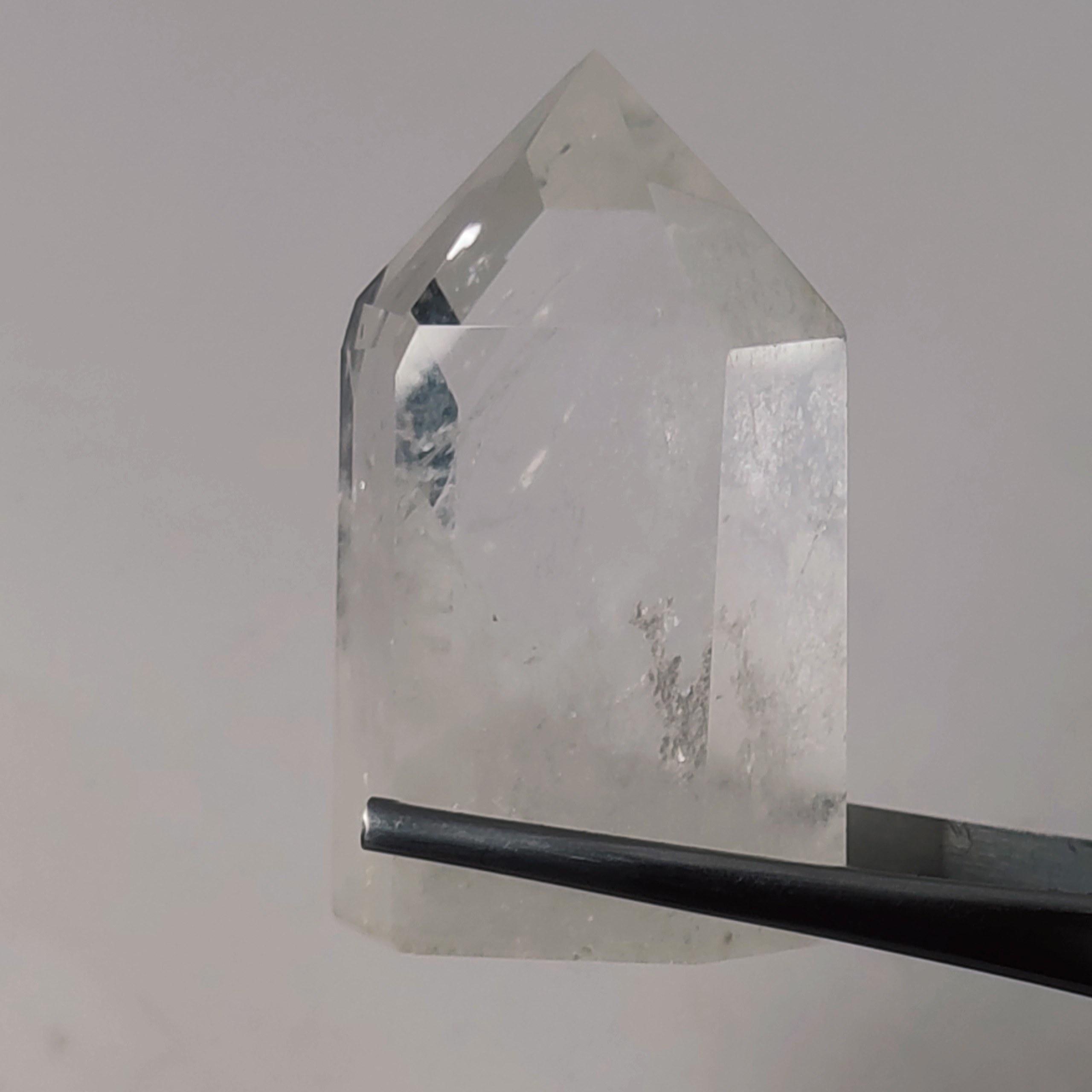 منشور سنگ کوارتز شفاف معدنی و طبیعی کشور برزیل