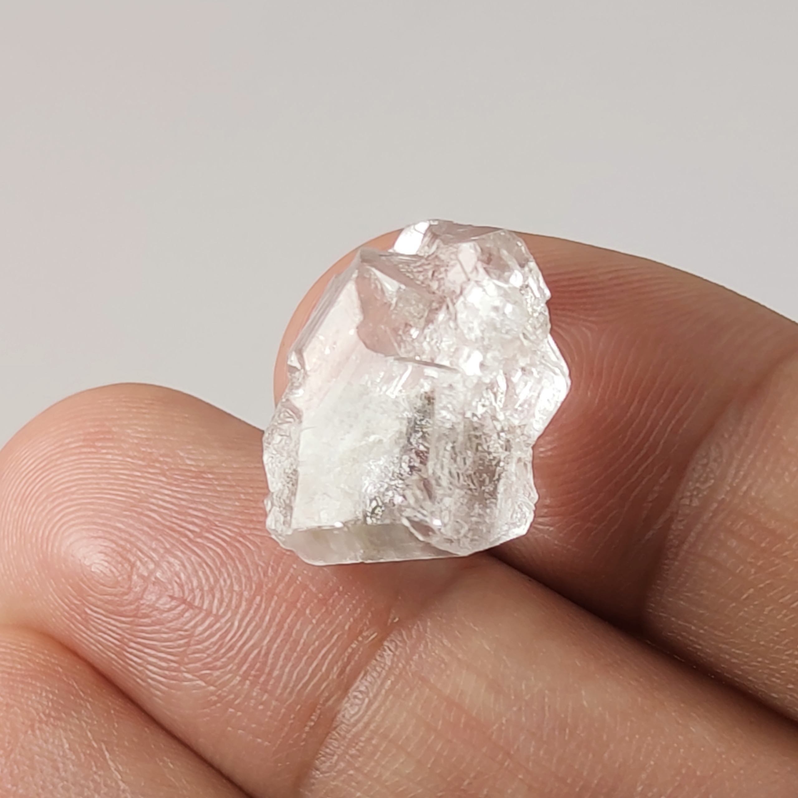 بلور سنگ گچ یا ژیپس معدنی و طبیعی