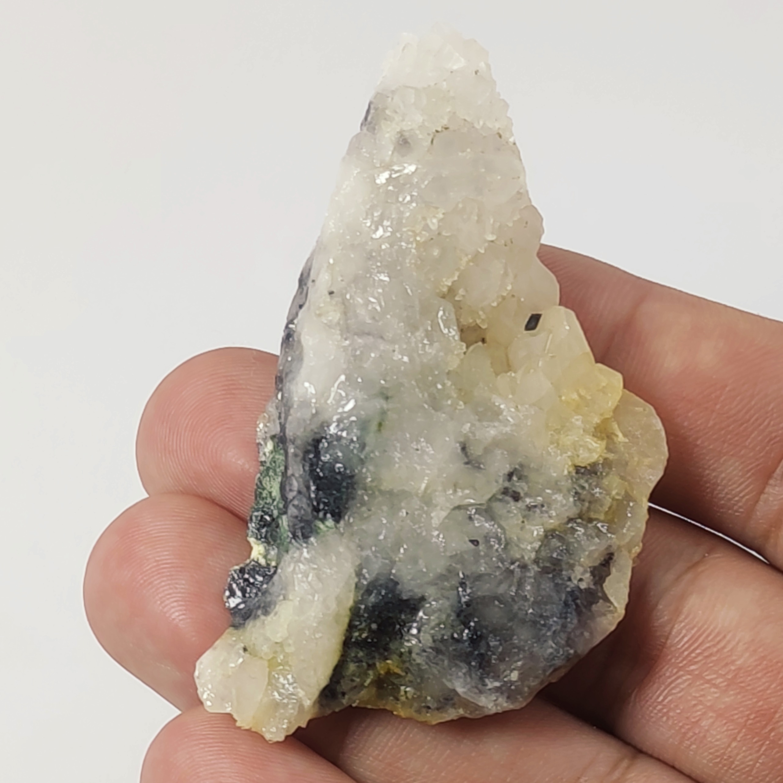 راف سنگ کوارتز معدنی و طبیعی (دارای سنگ بستر)
