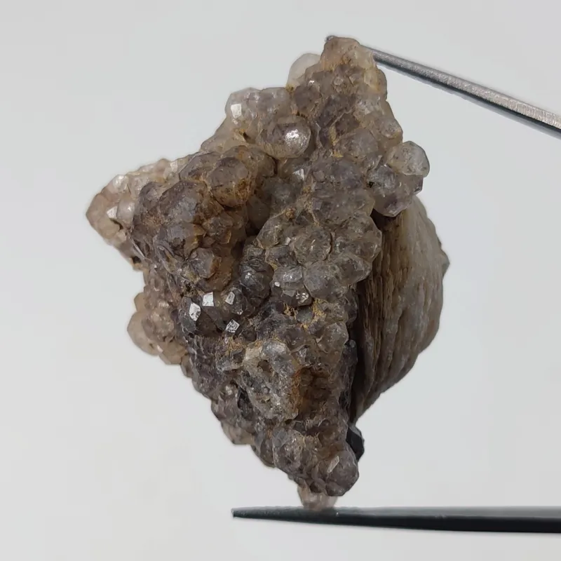 بلور های سنگ آنالسیم معدنی (بر روی بستر باریت)