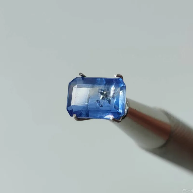 نگین سنگ کیانیت معدنی فرانسه (کریستالی و شفاف)