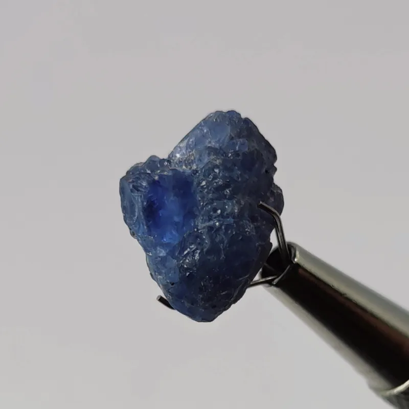 راف کریستالی سنگ تانزانیت(تانزانایت)معدنی تانزانیا