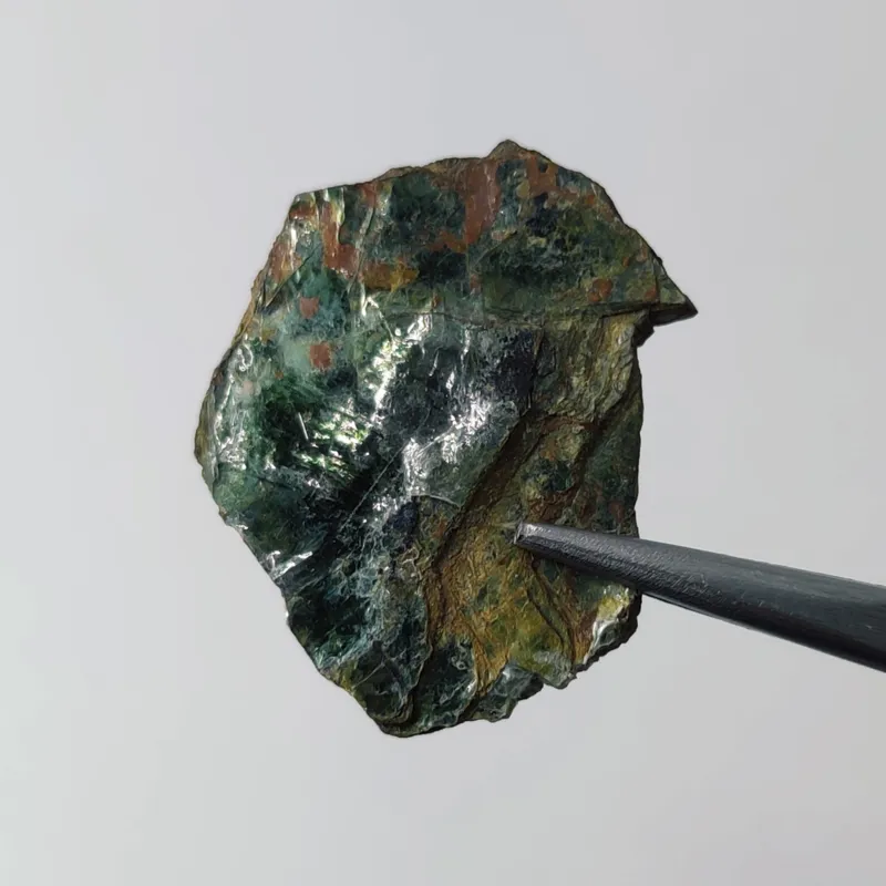 کانی میکا سبز رنگ طبیعی و معدنی