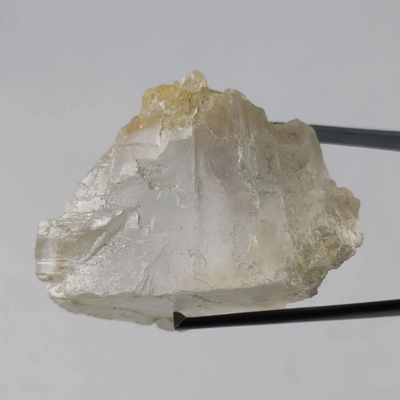 بلور شفاف هالیت یا سنگ نمک معدنی و طبیعی