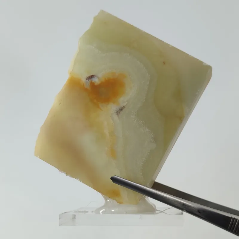 سنگ مرمر تراش نخورده معدنی و طبیعی مناسب حجم تراشی