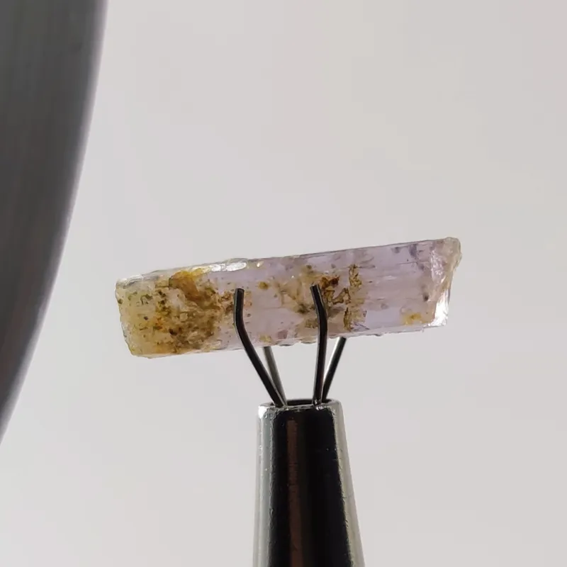 بلور شفاف و کریستالی سنگ اسکاپولیت معدنی و طبیعی