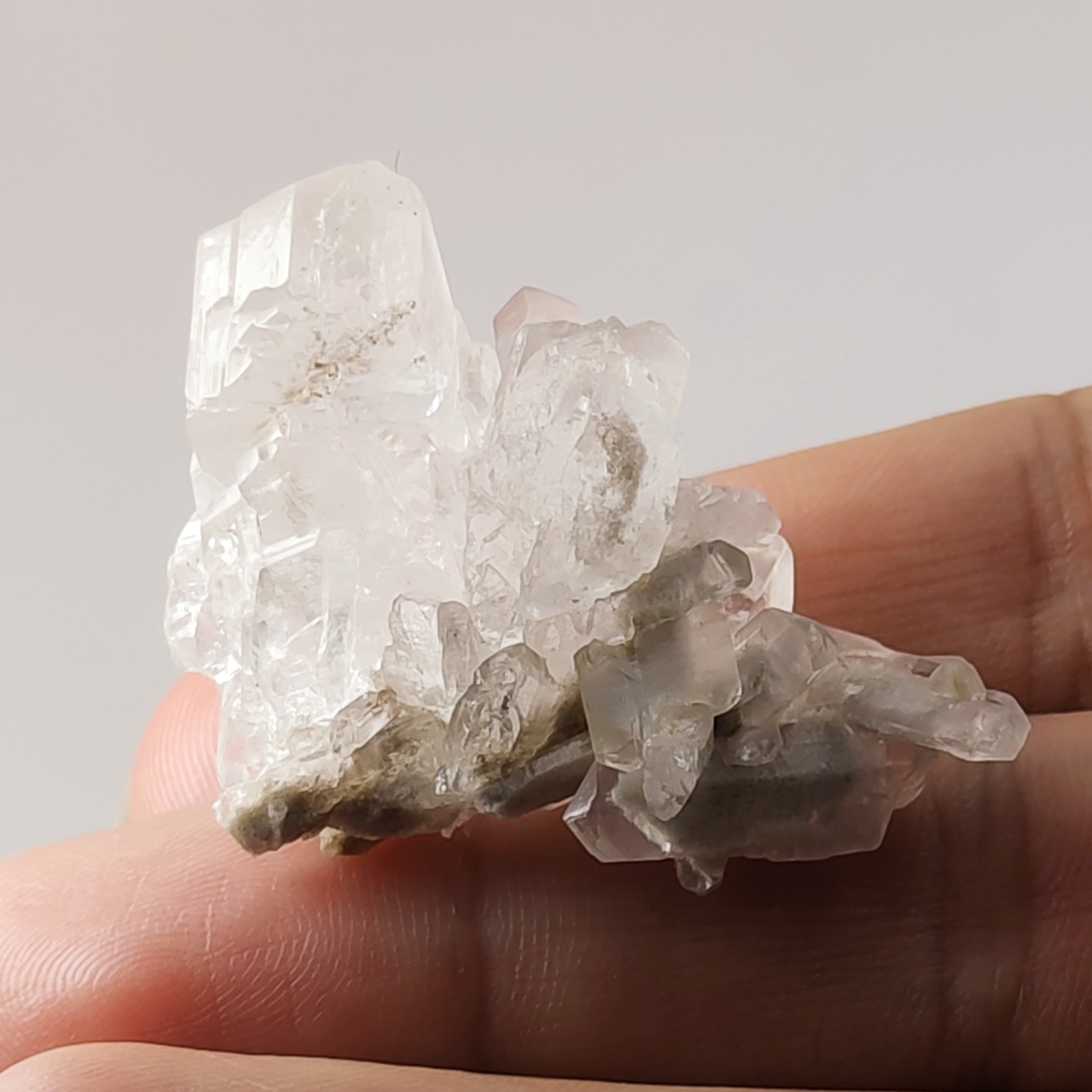 کلاستر سنگ گچ یا ژیپس معدنی و طبیعی