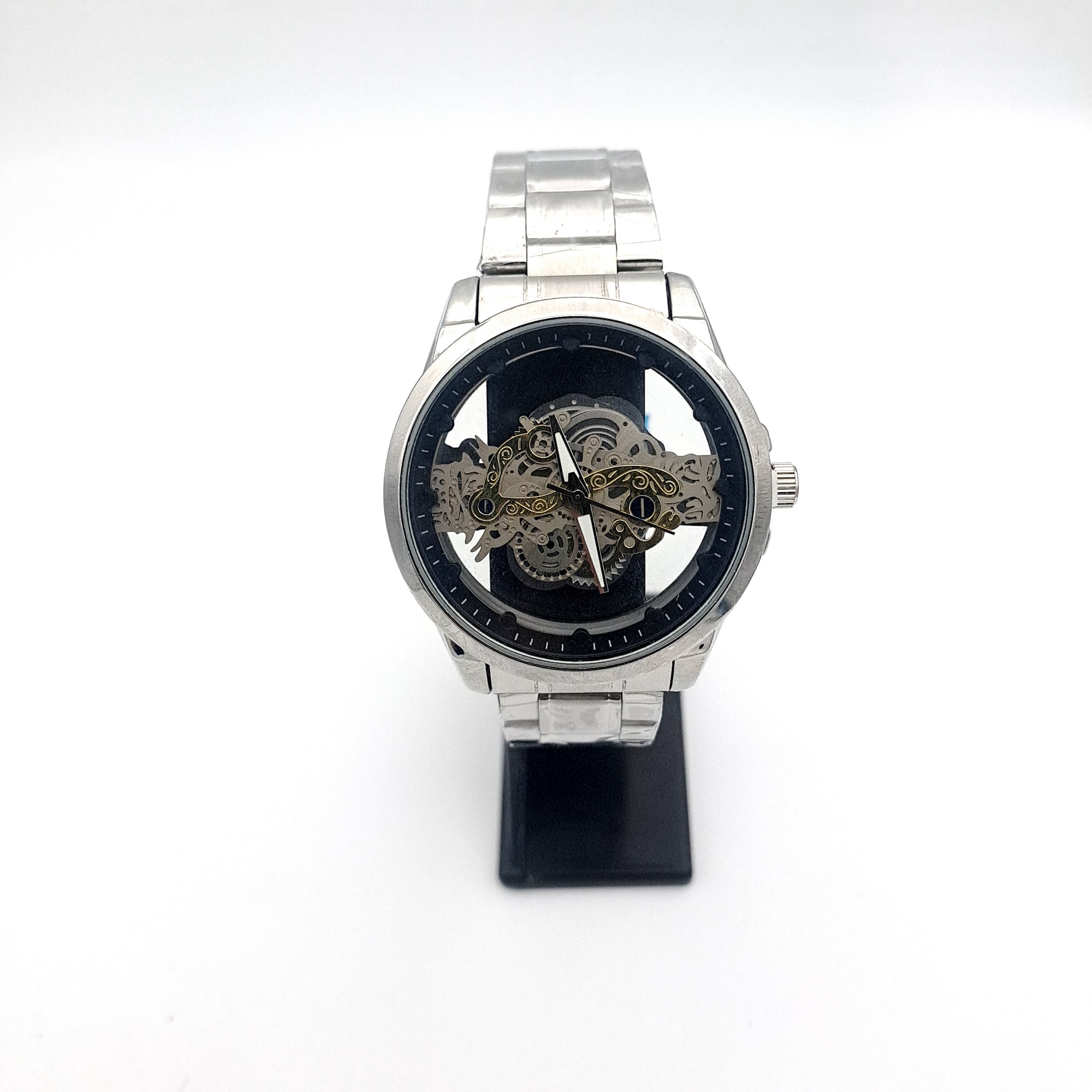 ساعت پارادیس پشت شیشه ای