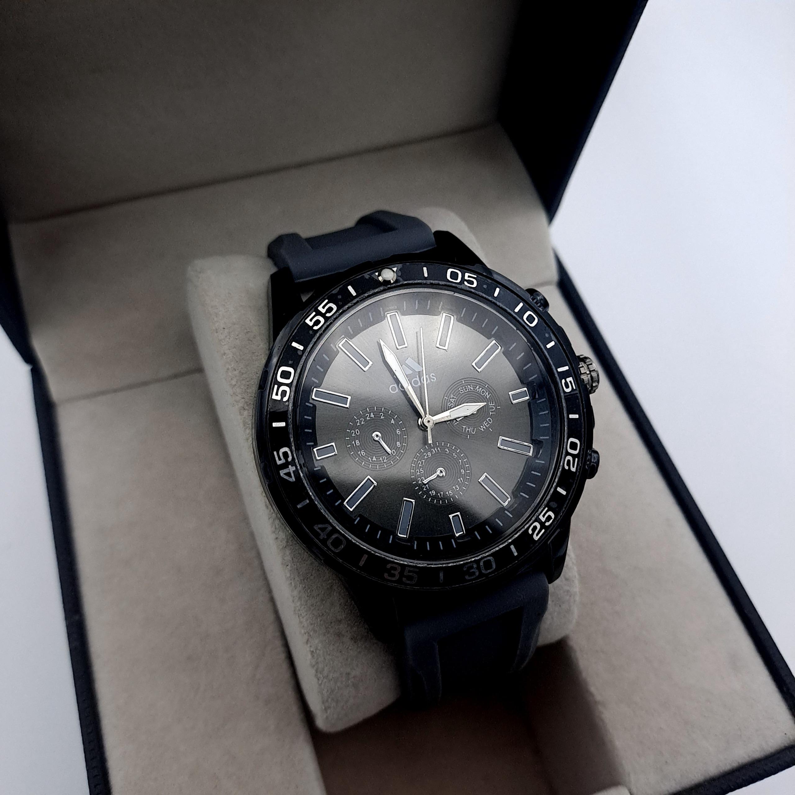 ساعت ادیداس بند پیو بند طوسی طرح سه متور