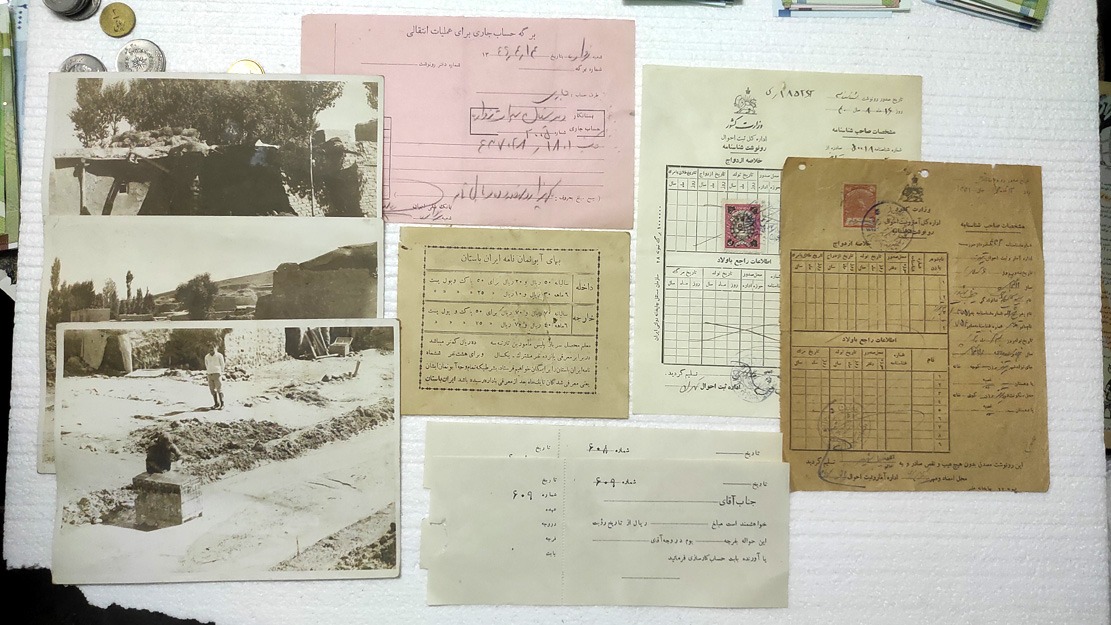 تحویل 9 سند وعکس ورونوشت شناسنامه پهلوی