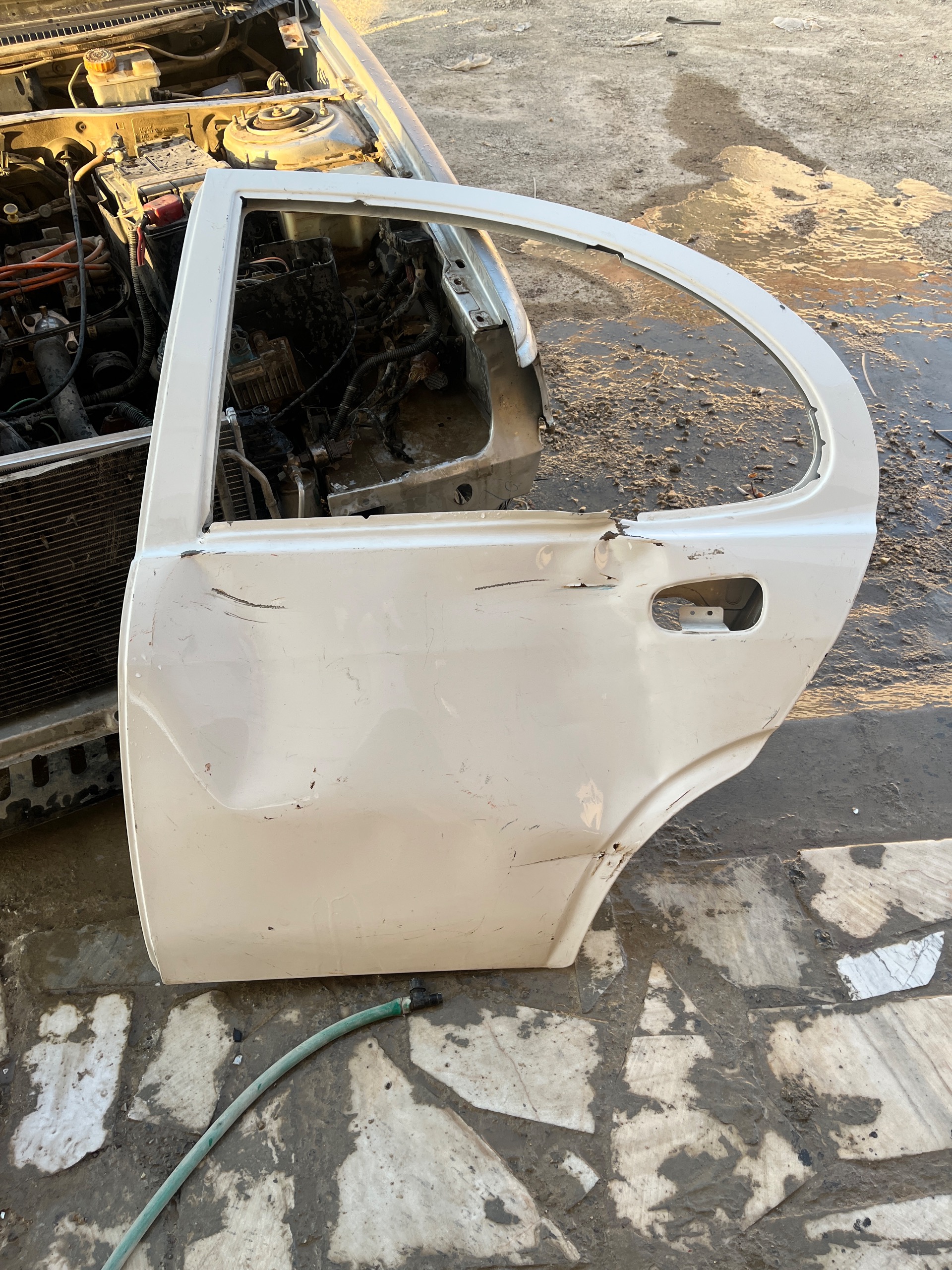 درب عقب ساینا