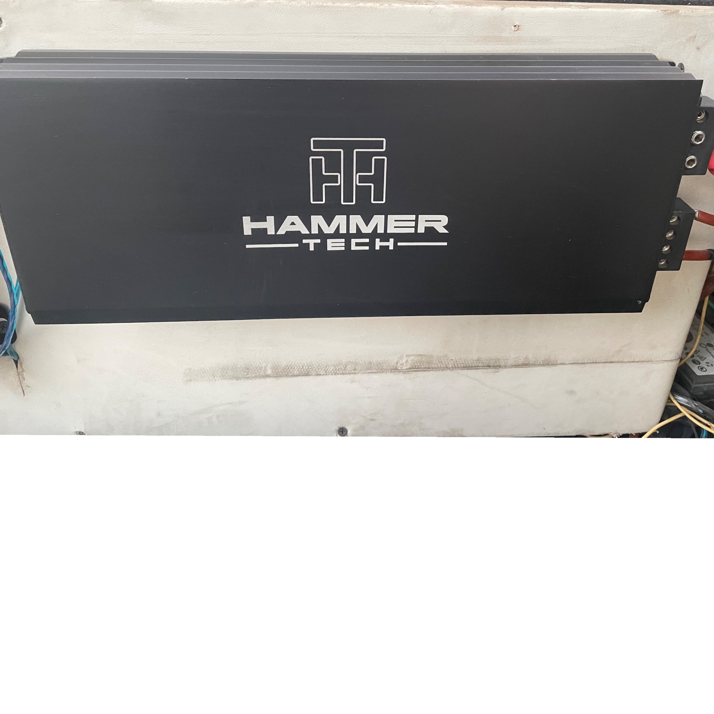 ساب تی تی مدل s18g و امپ همرتک 1850