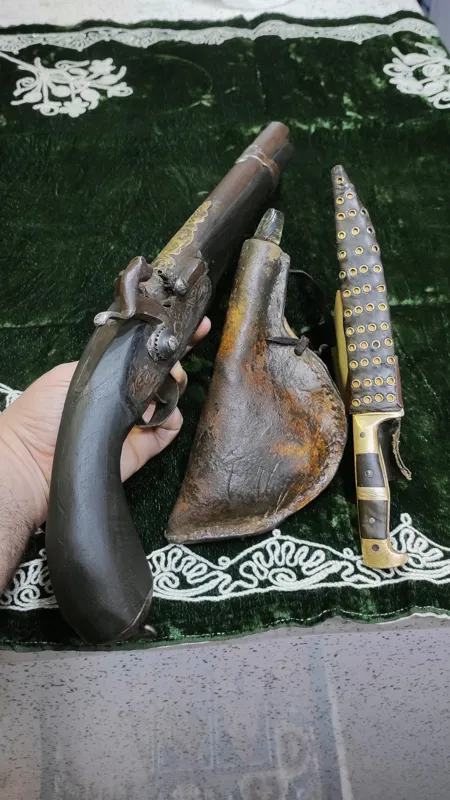 تپانچه سرپر باروتدان چاقو آنتیک و کلکسیونی