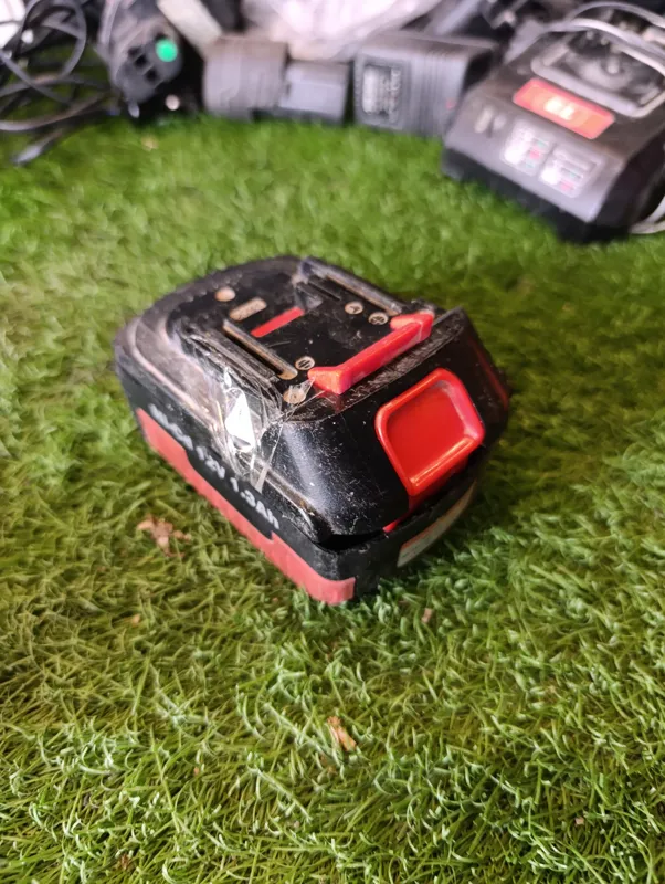 قاب باتری 12ولت توسن