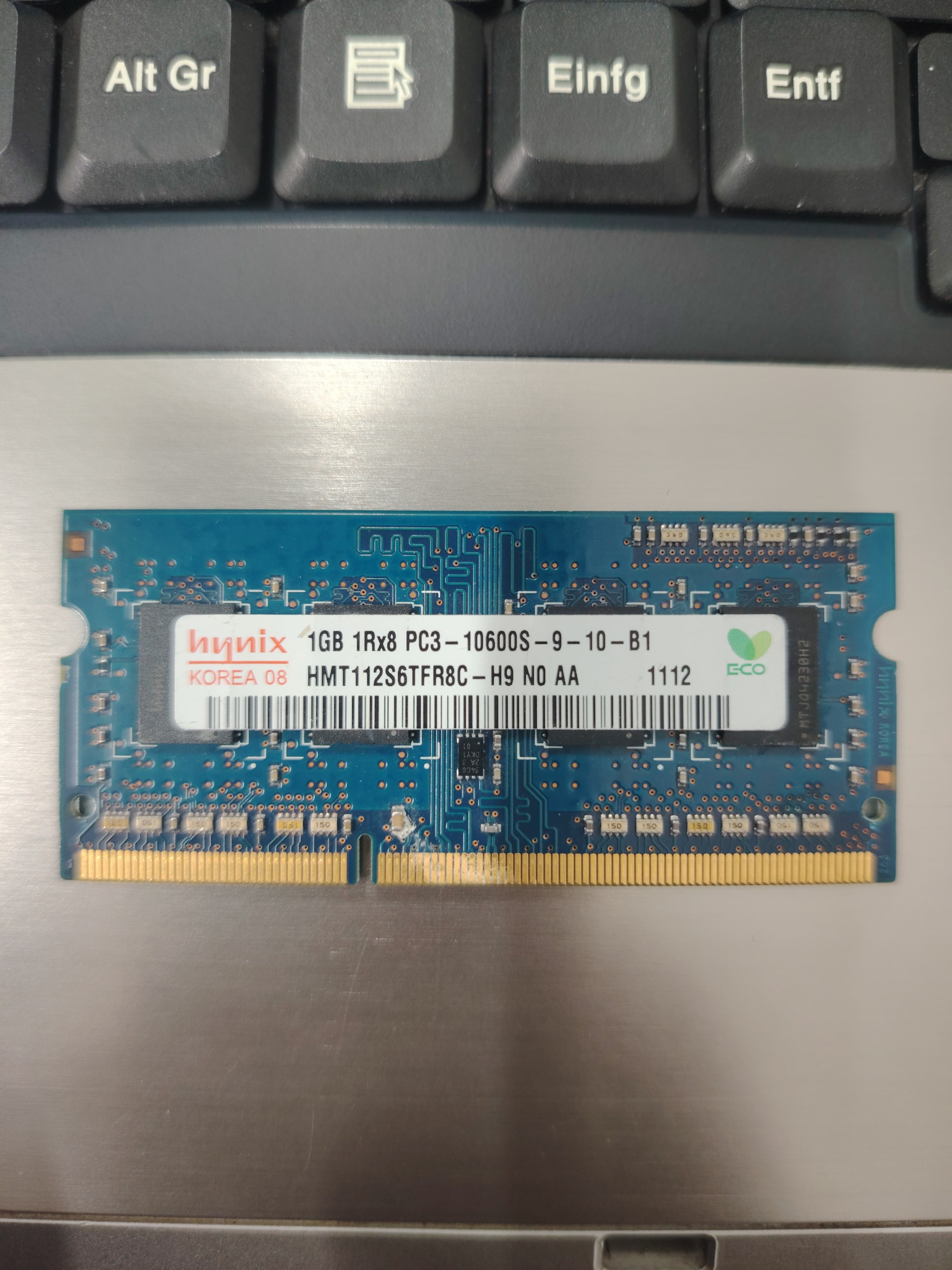 رم ddr3لپ تاپ مارکhynix یک گیگ