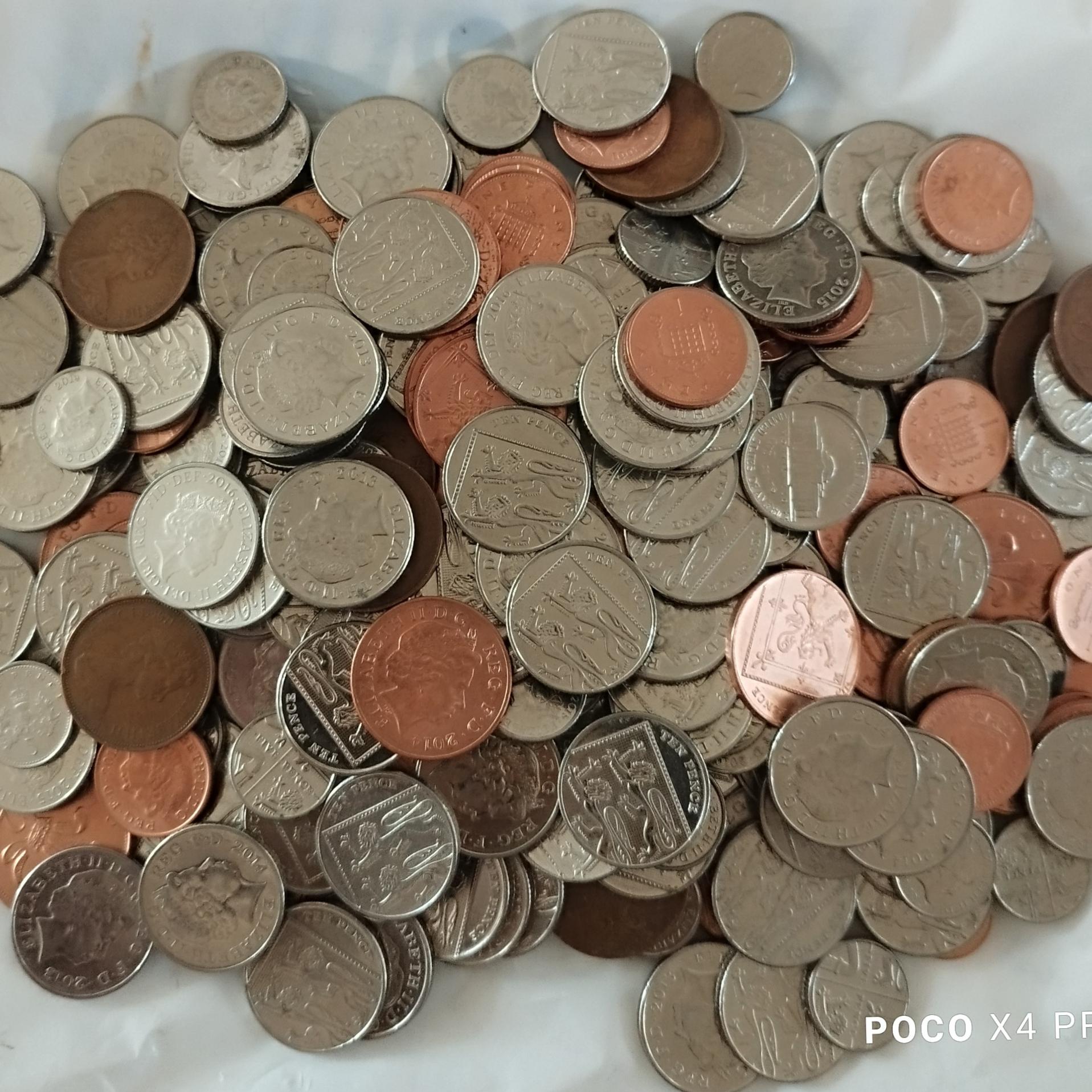 بیش از 500 گرم ( نیم کیلو ) سکه کشور انگلیس