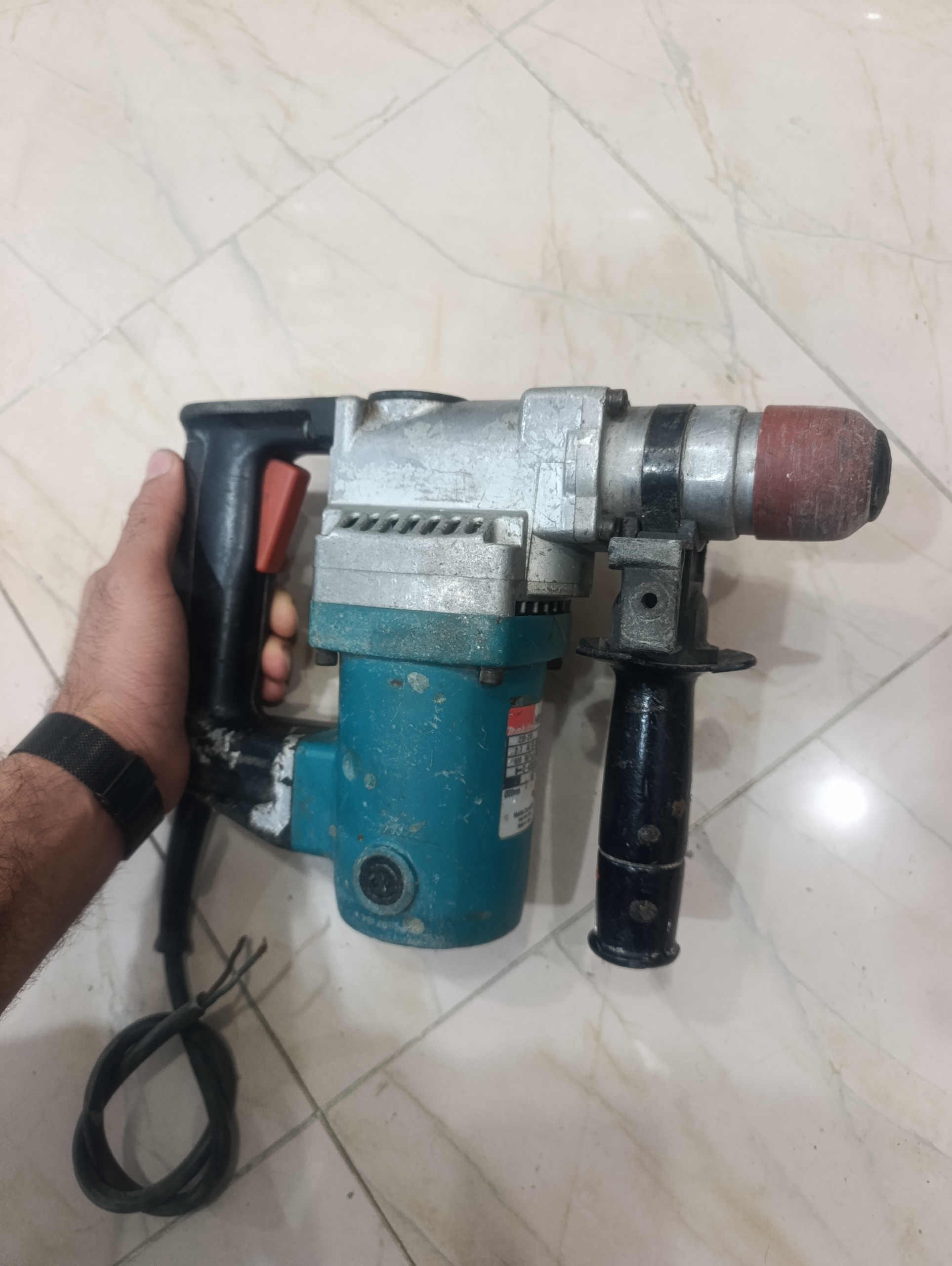 دریل بتن کن ماکیتا HR2010 استوک