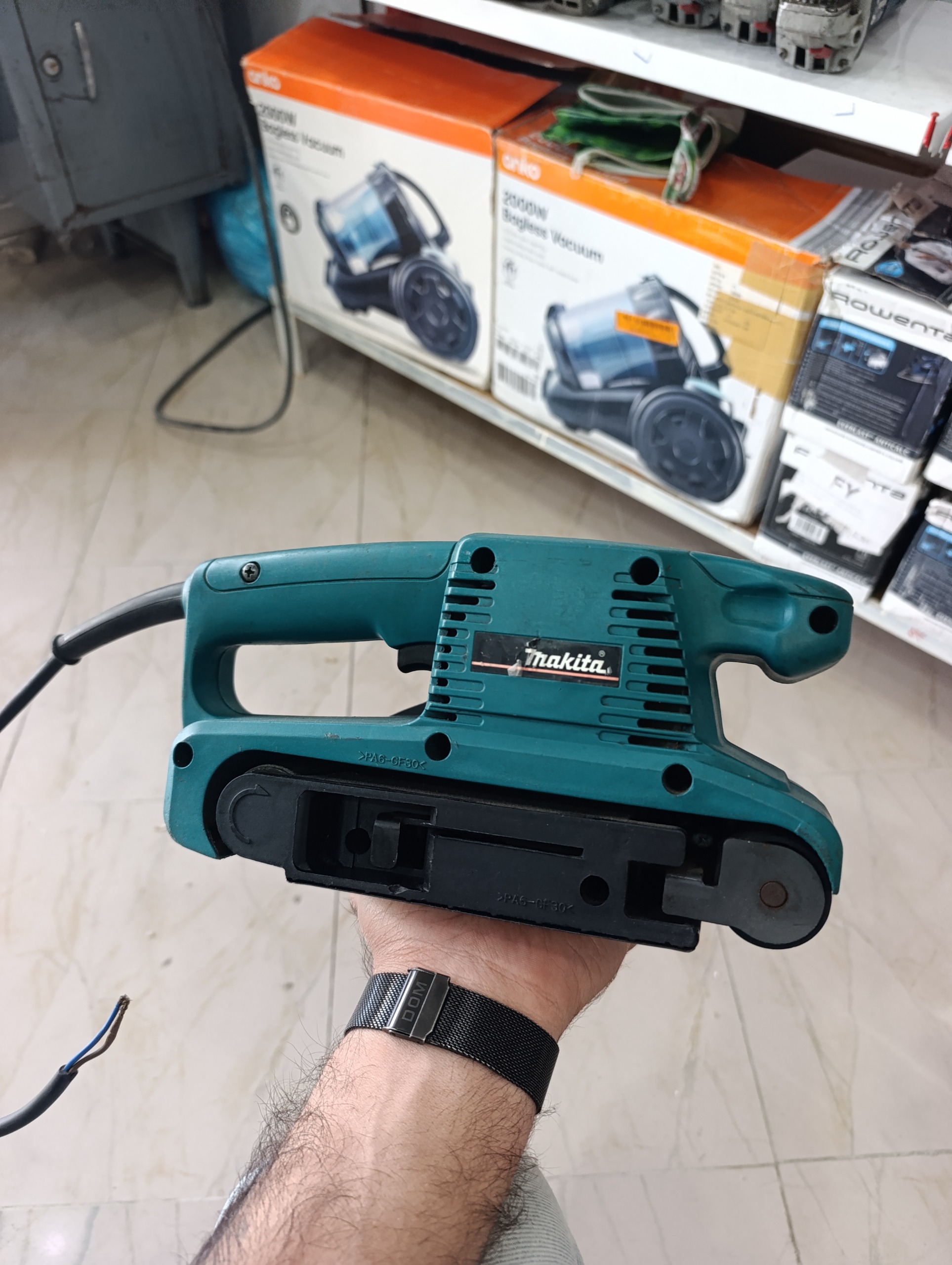 سنباده زن غلطکی یا تانکی ماکیتا 9910استوک در حد