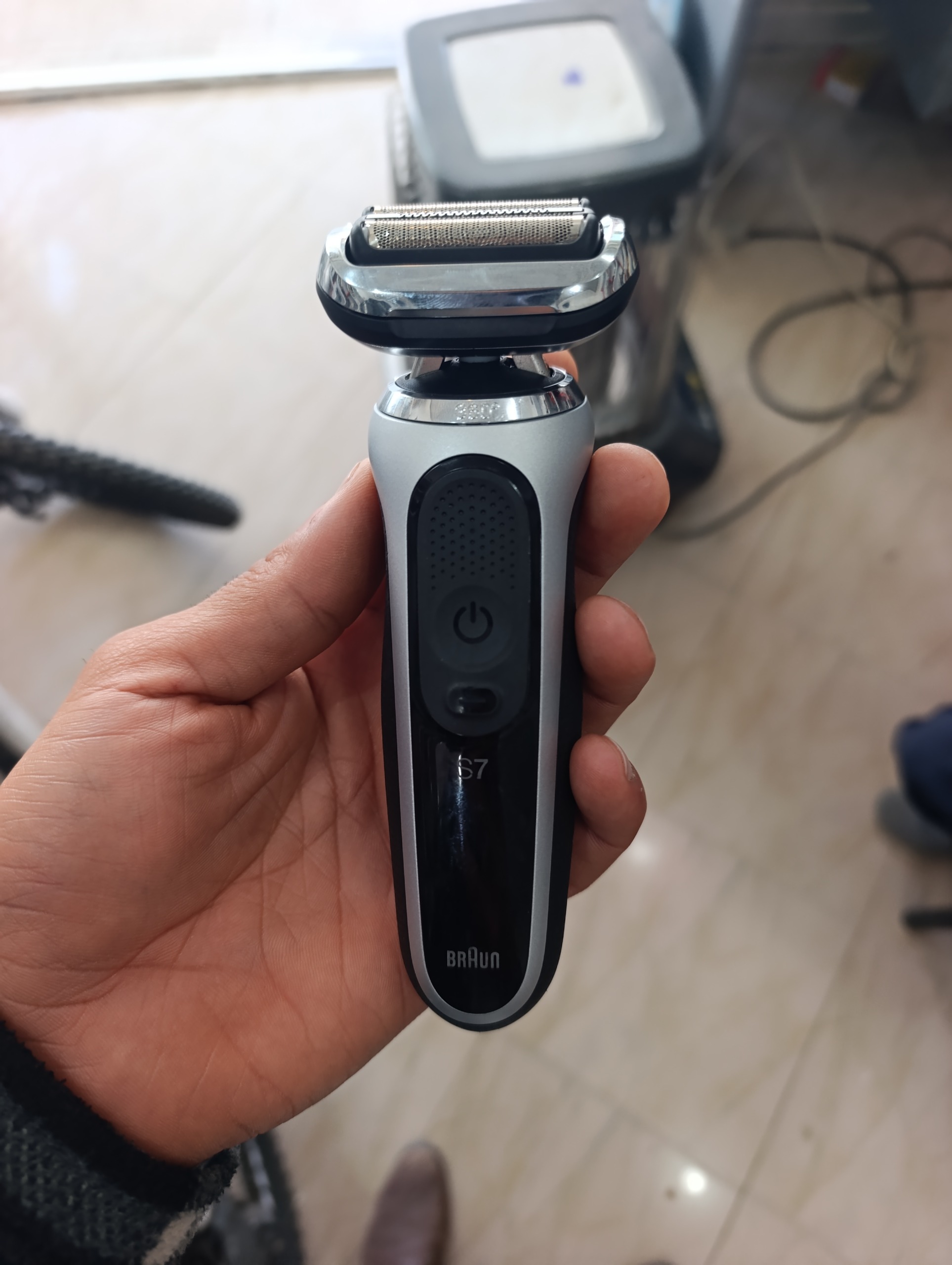 ریش تراش شارژی براون سری S7 استوک نو بدون کارتن