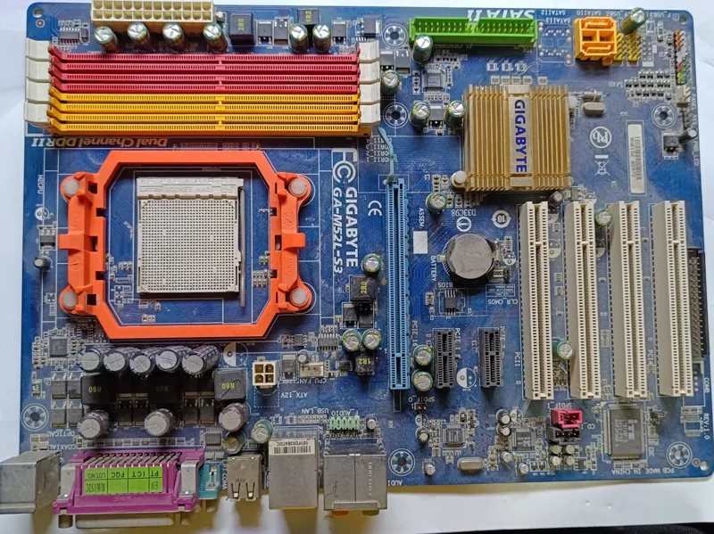 مادربرد GIGABYTE GA-M52L-S3