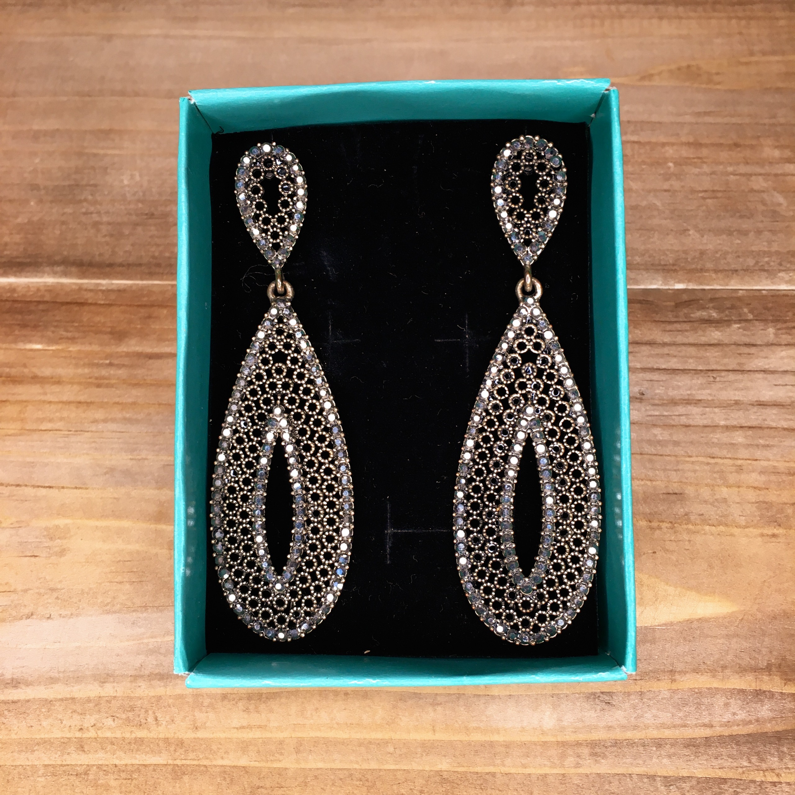 گوشواره میخی سلطنتی