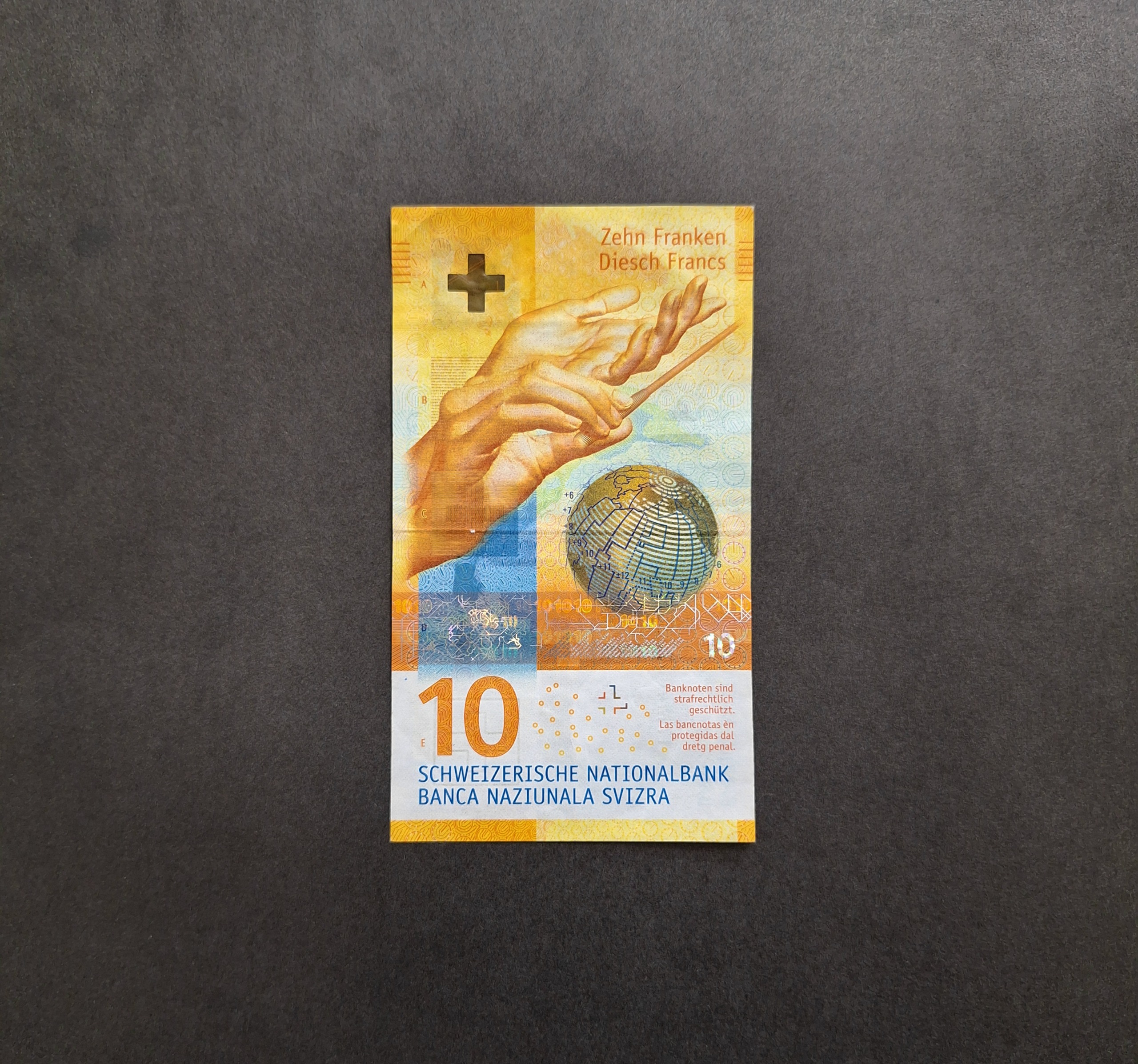 10 فرانک سوئیس سریال  17M4037980