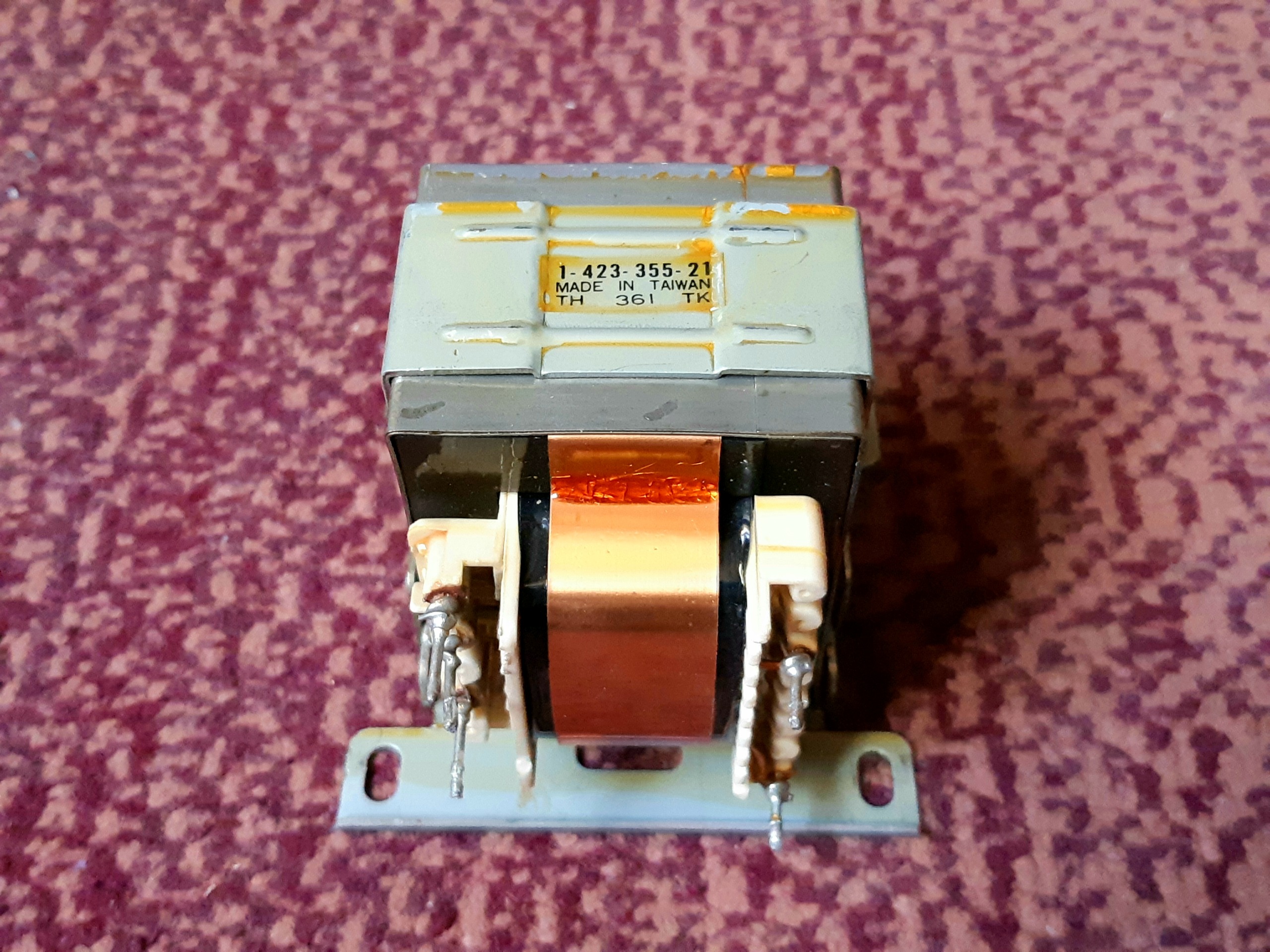 ترانس رادیو ضبط پرتابل سونی 110 ولت به 17 ولت