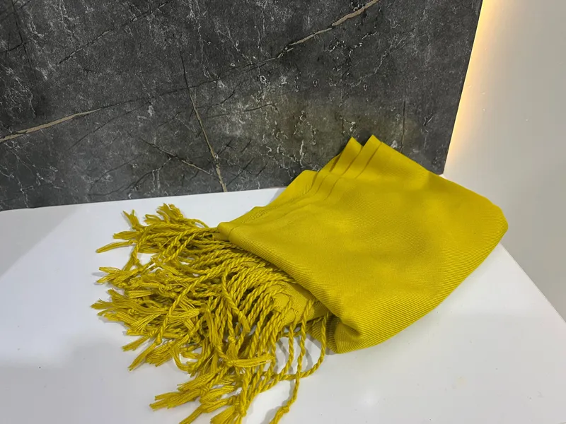 شال و روسری زنانه