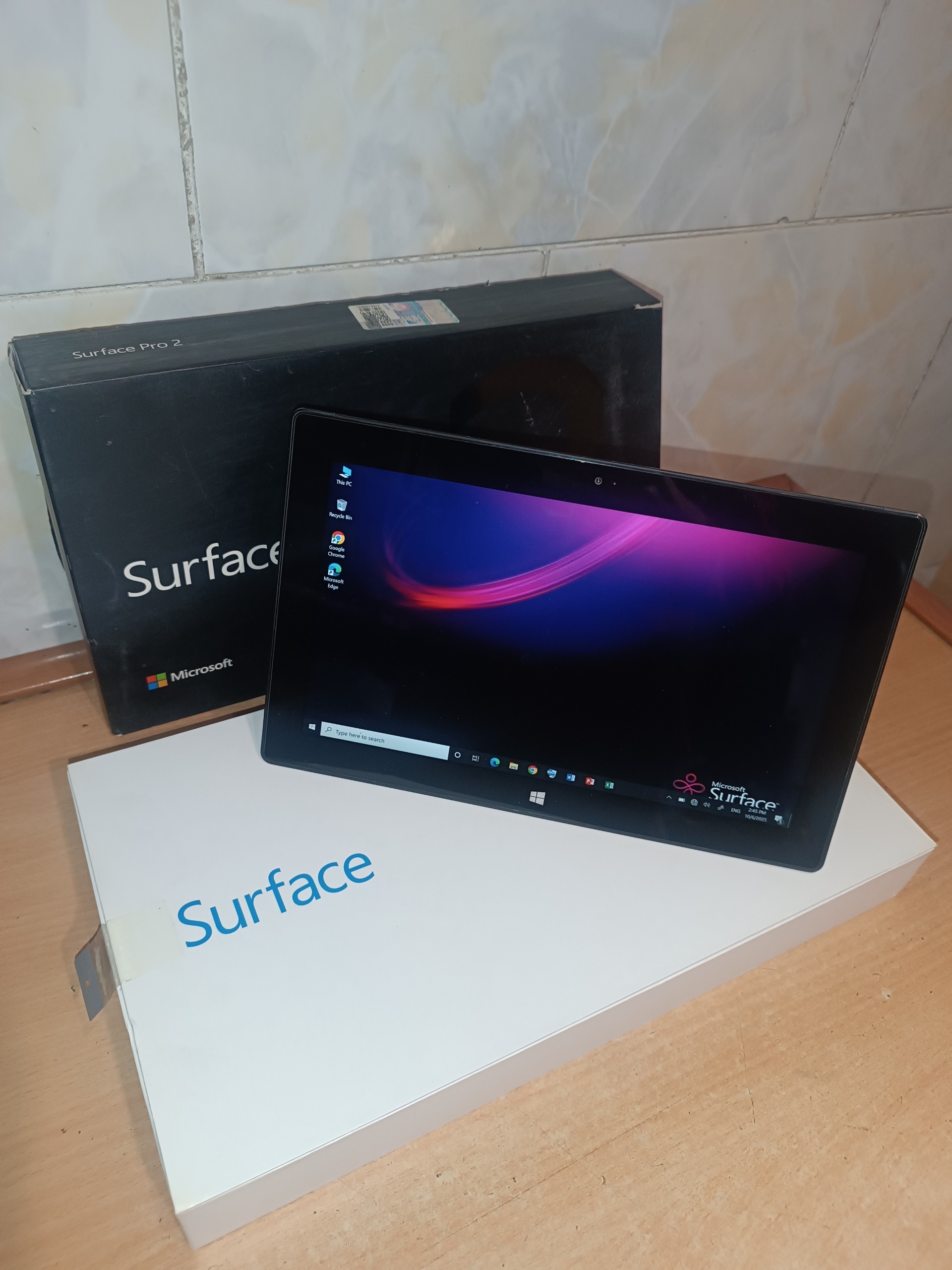 Surface pro2  کارکرده تمیز