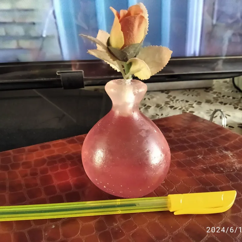 گلدان کوچک دکوری رزینی