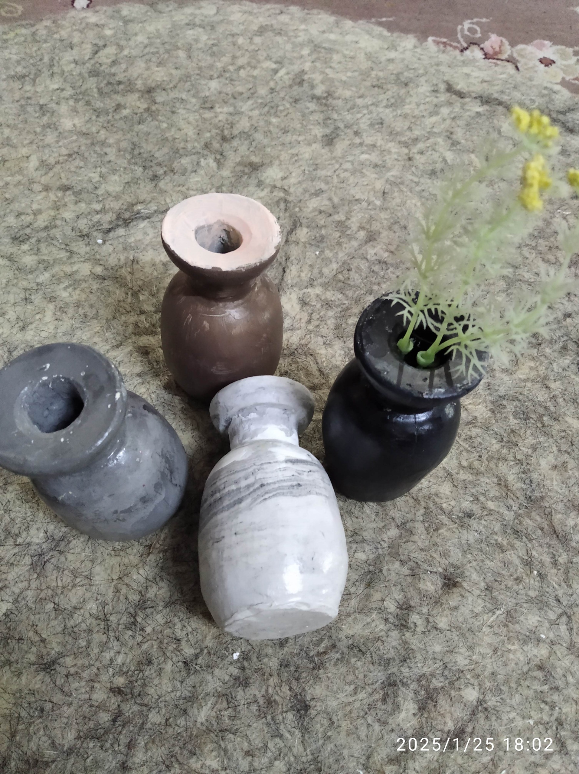 چهار عدد گلدان کوچک مطابق تصاویر