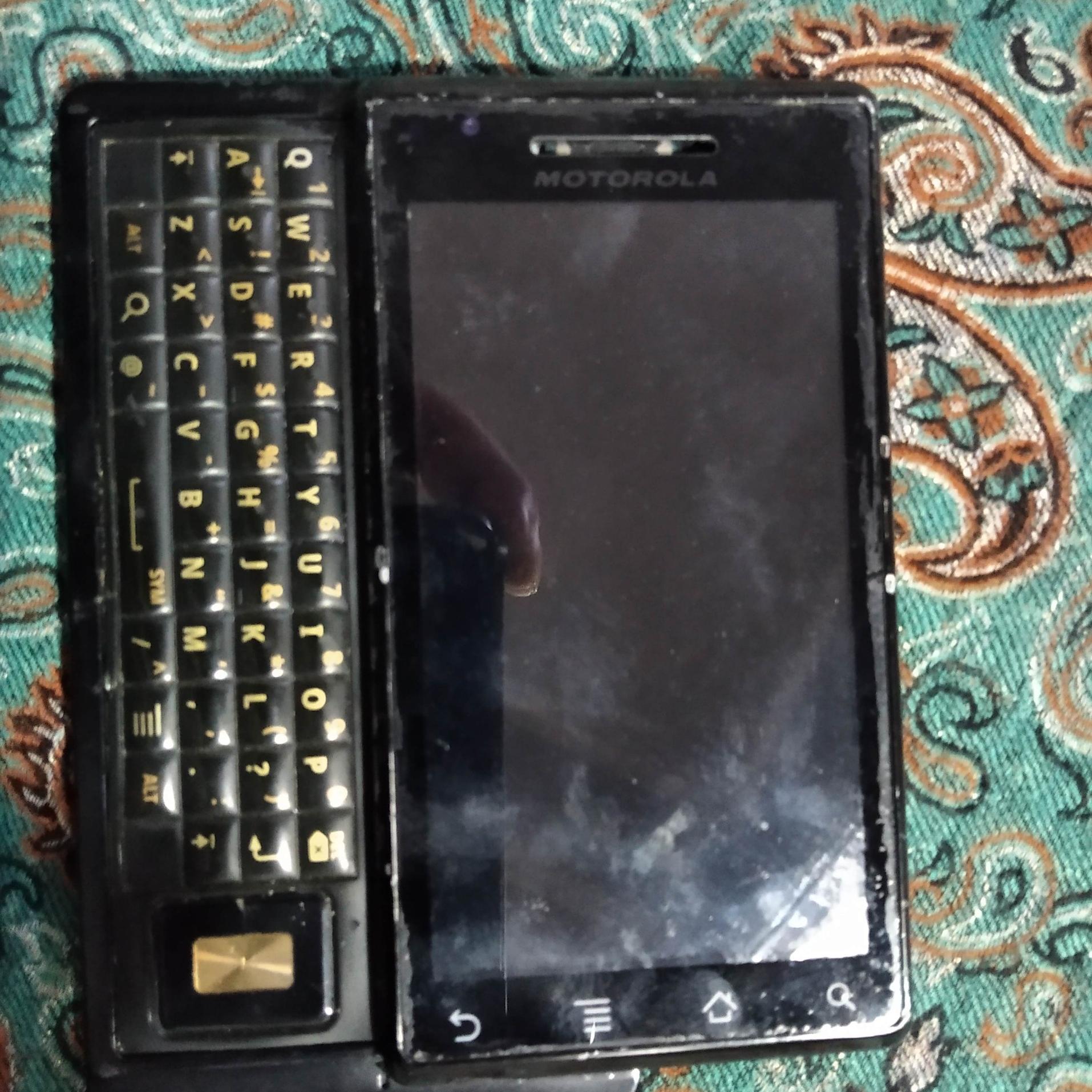 گوشی اندرویدی موتورولا کیبورد دار آنتیک
