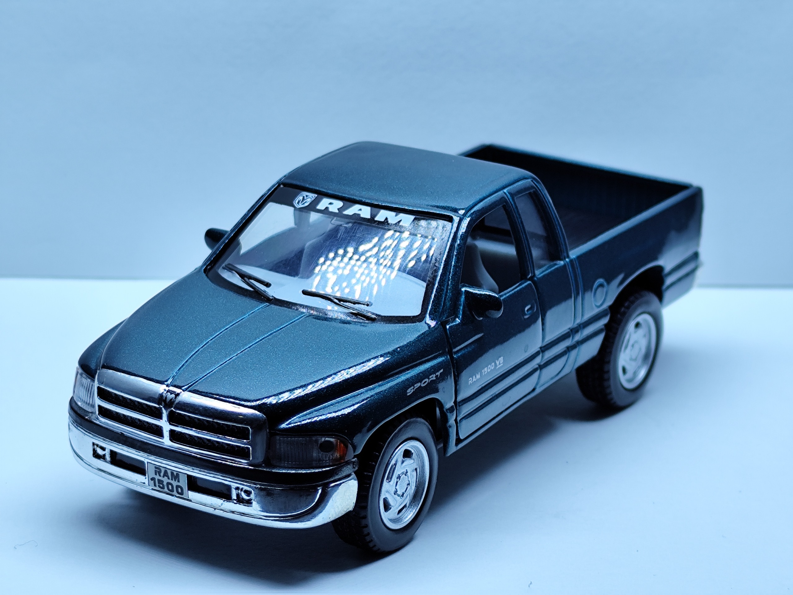 دوج رام کینزمارتKinsmart