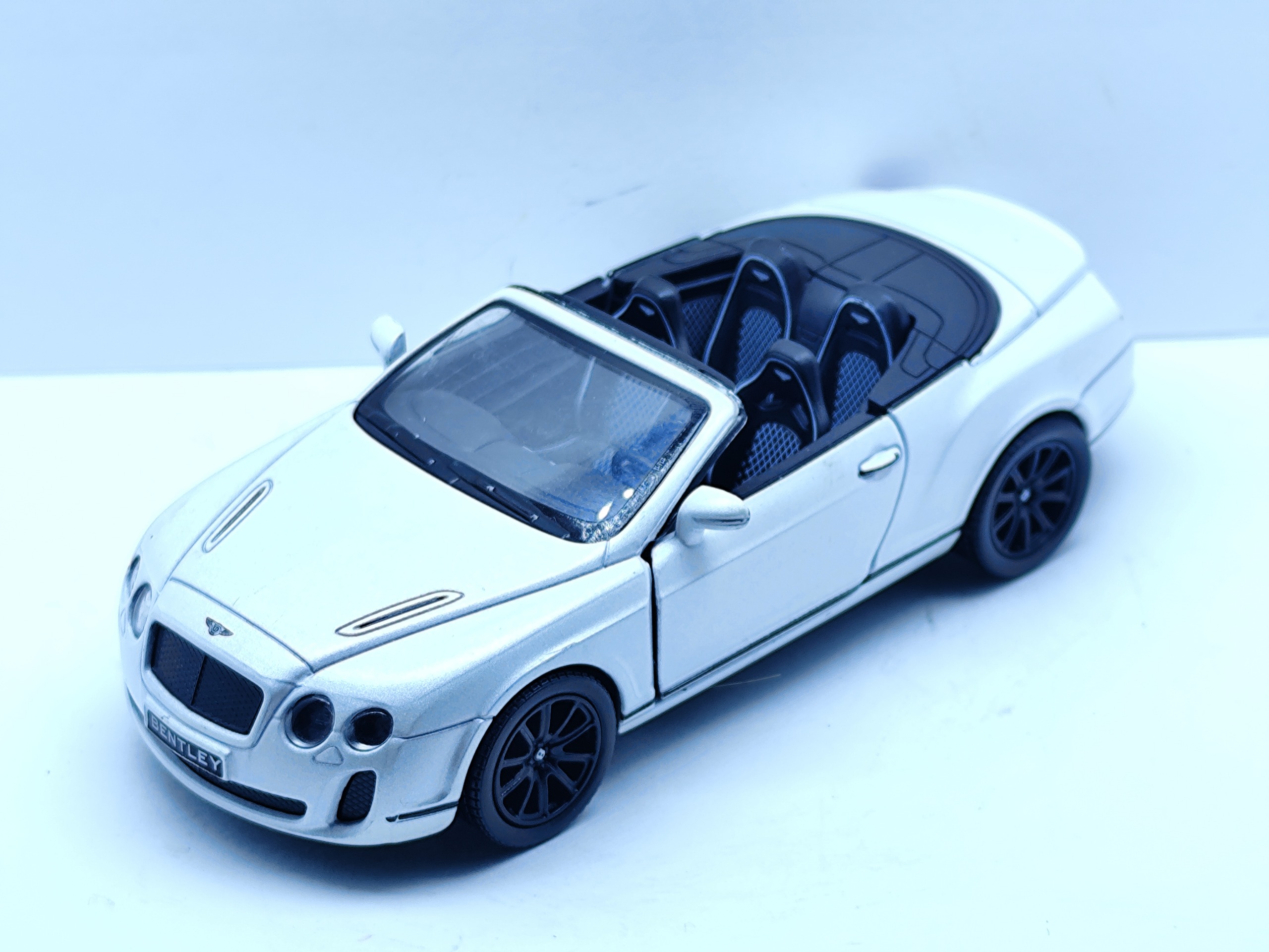 بنتلی کینزمارت KINSMART