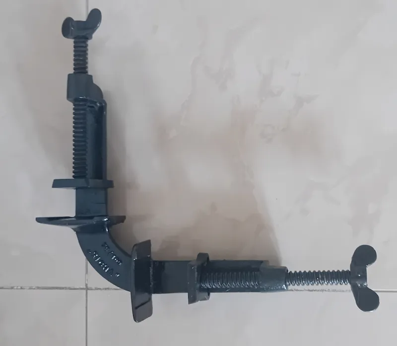 گیره گونیا دو پیچ