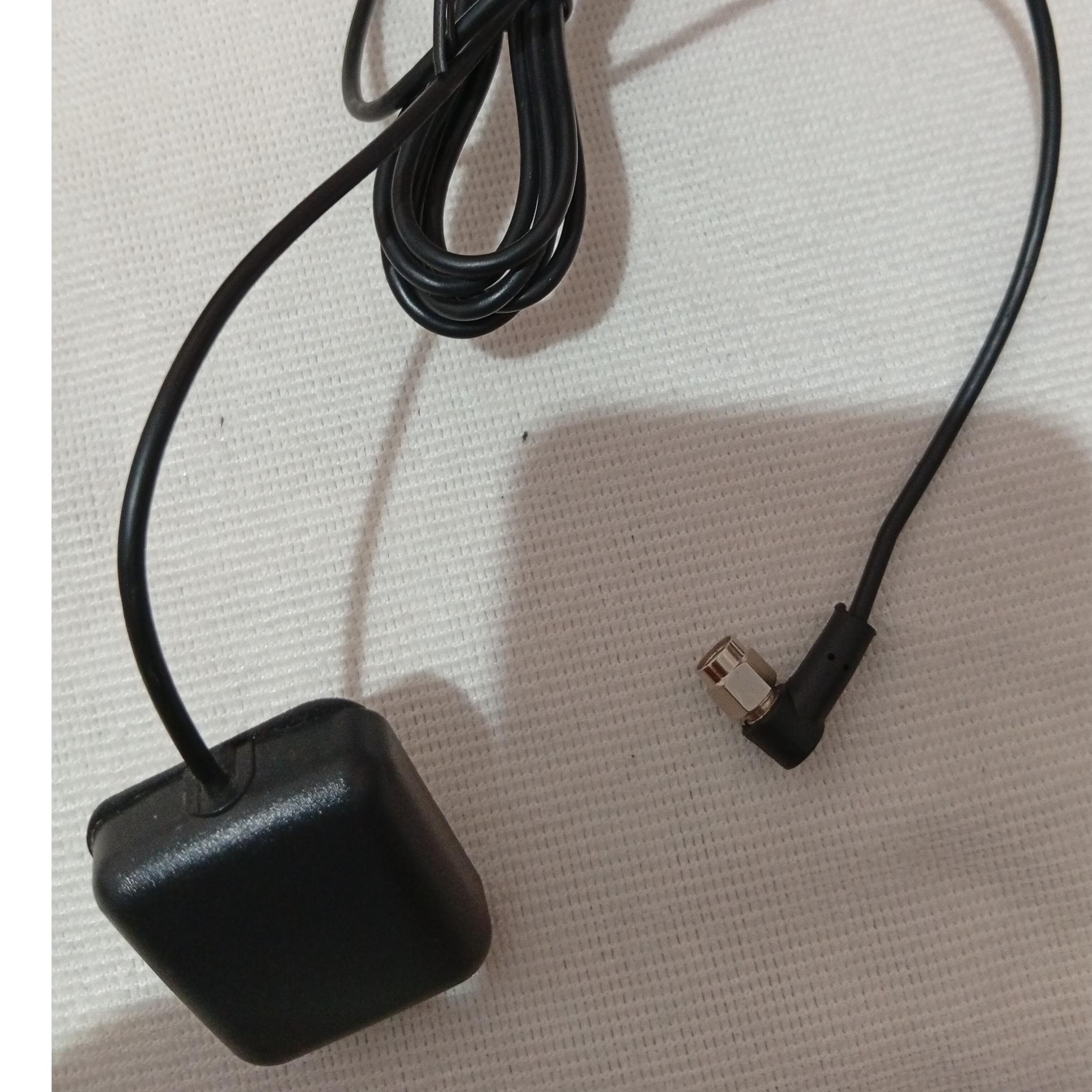 آنتن gps خودرو