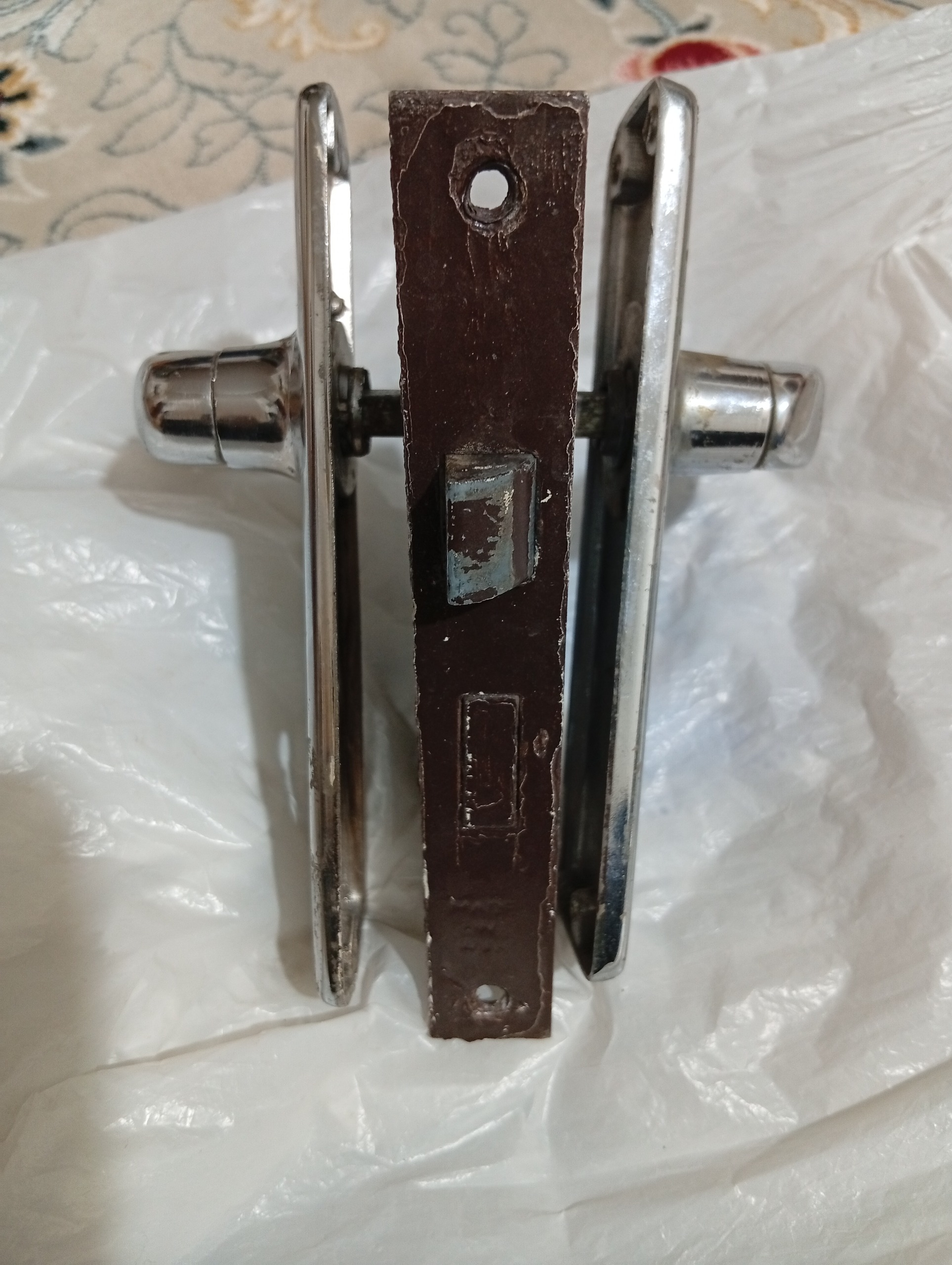 قفل درب چوبی