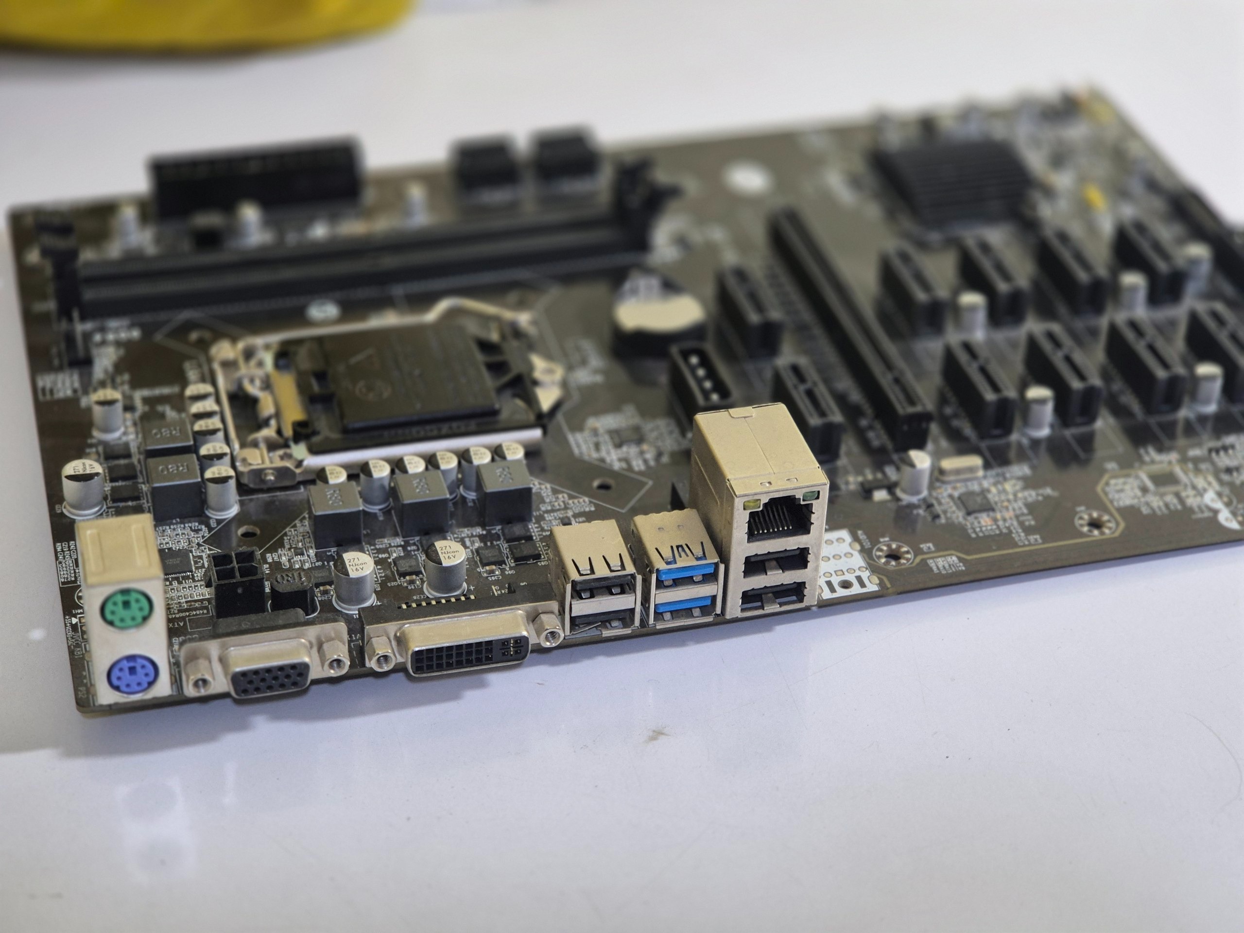 مادربرد b250 نسل 6 و 7 همراه با جایزه خرید