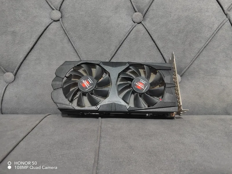 کارت گرافیک RX 580 8 gb 2048 sp در حد نو
