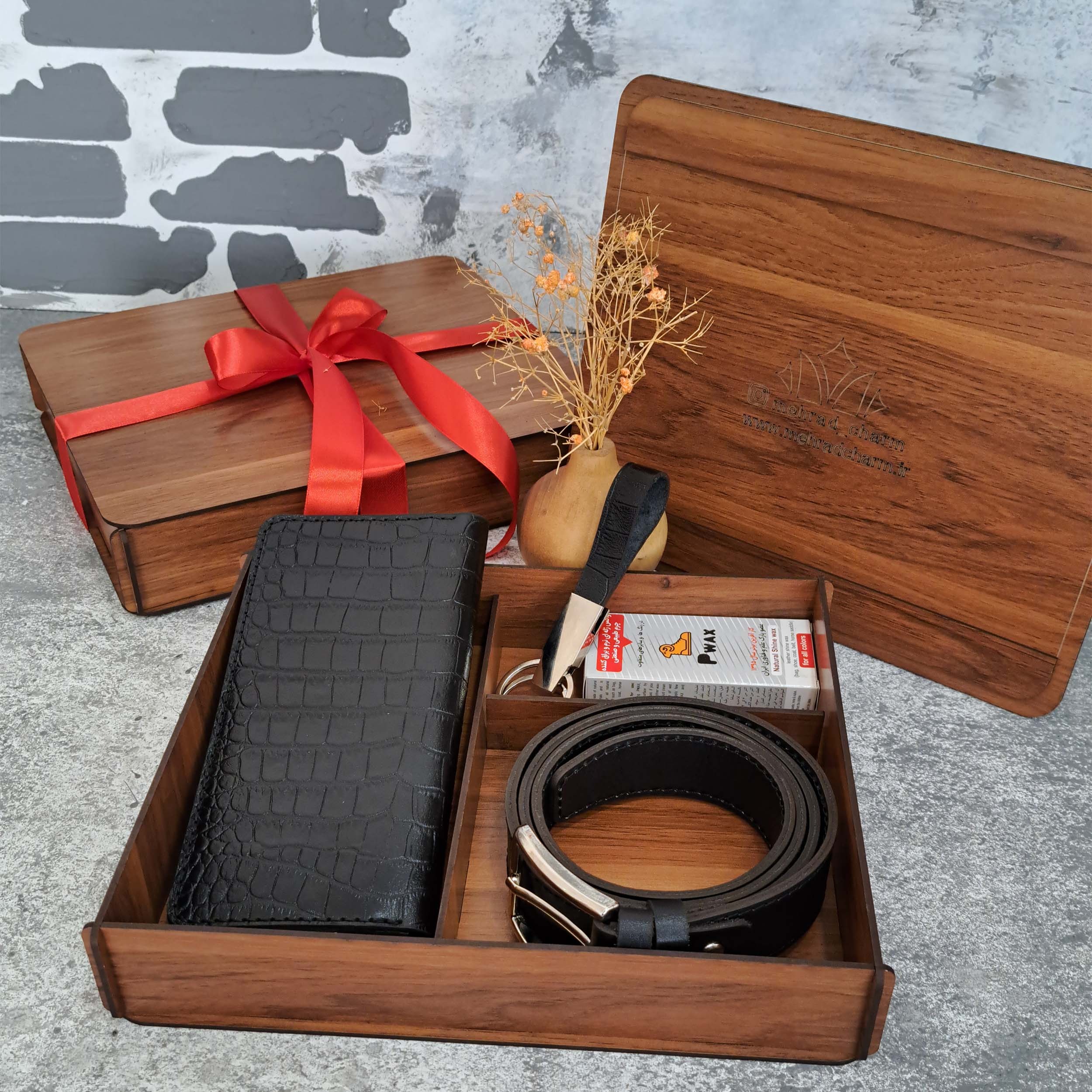 ست هدیه چرم طبیعی کیف پول و کمربند و جاکلیدی