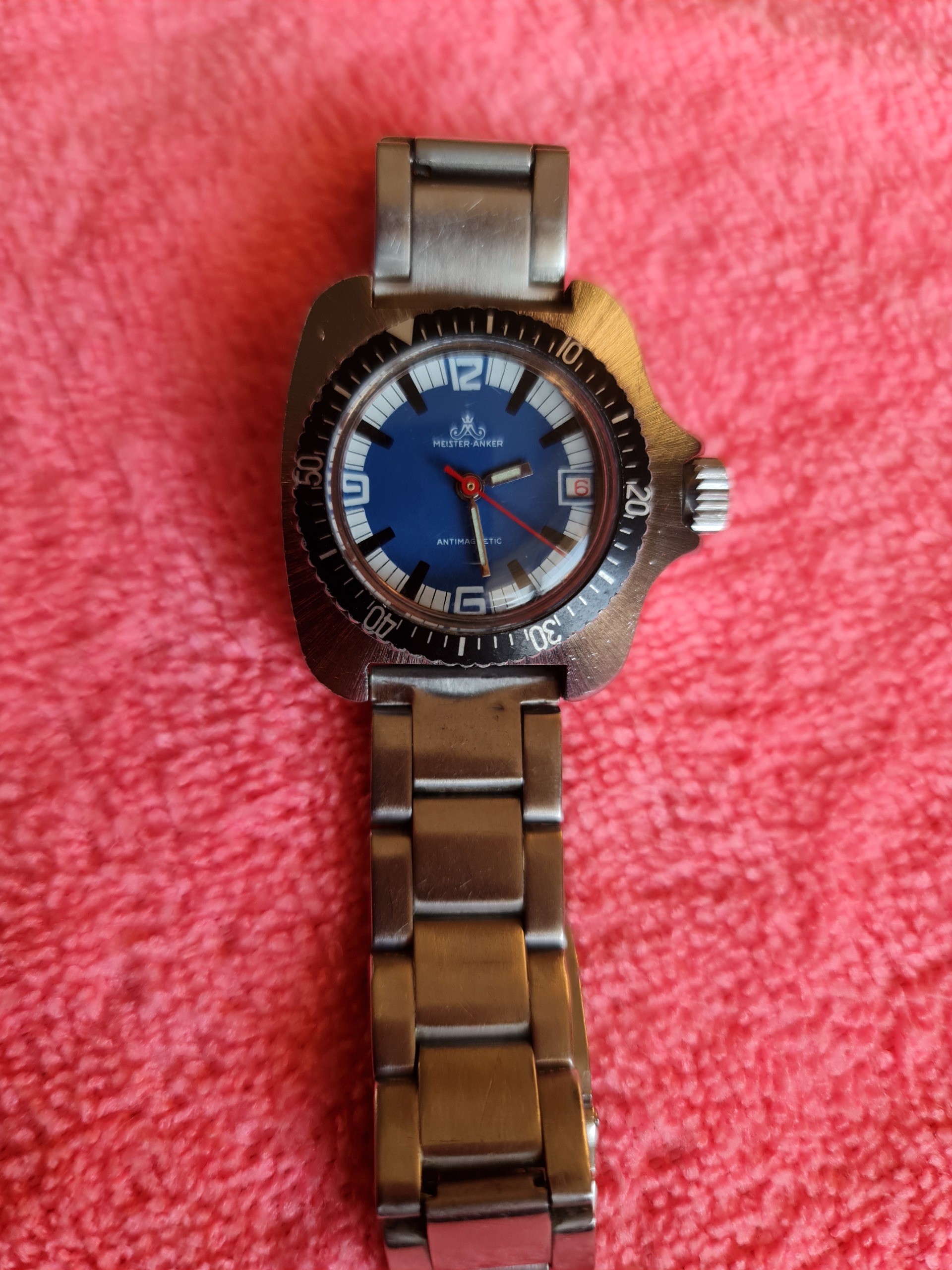 ساعت کوکی آنکر