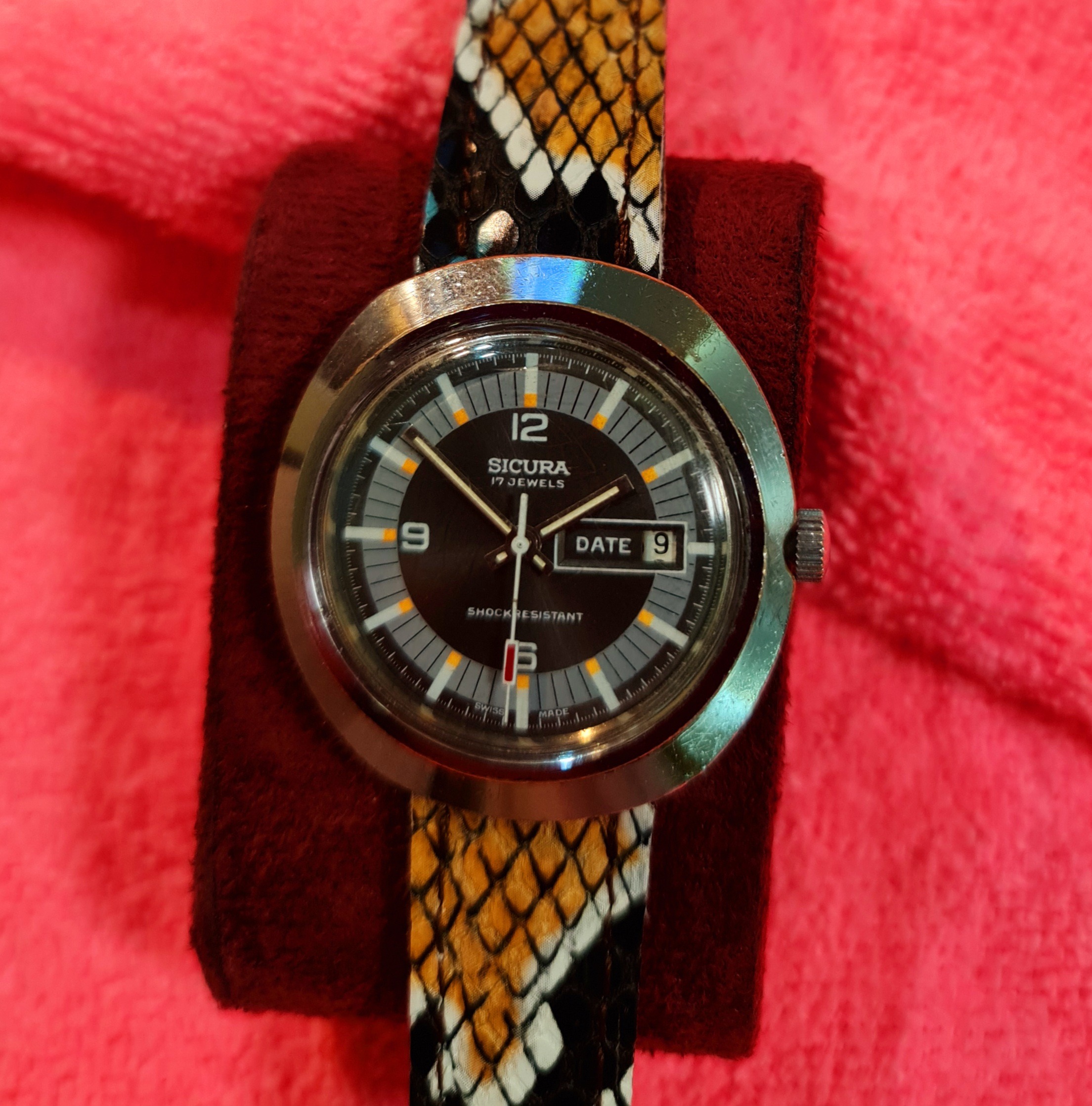 ساعت کوکی سیکورا