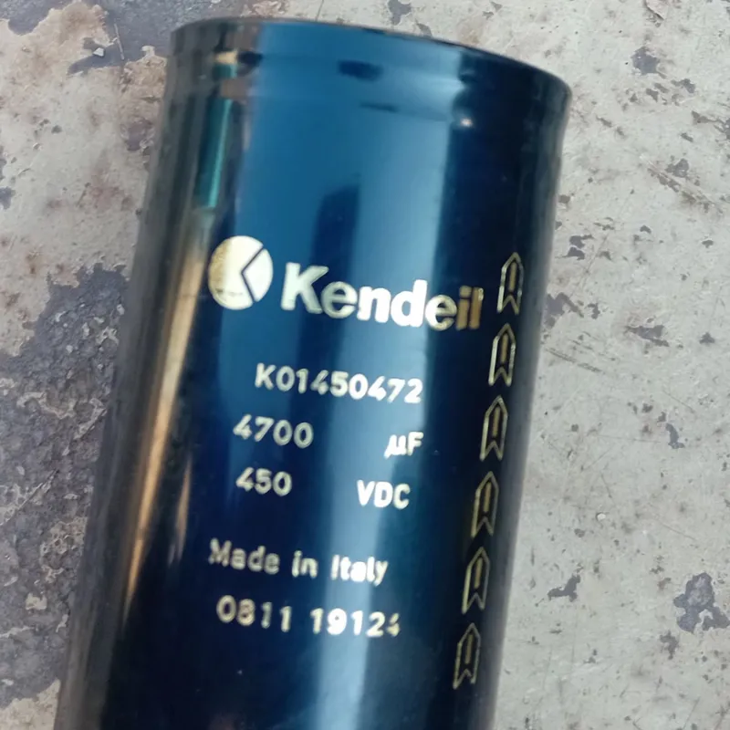 خازن گندیل 4700UF/450V