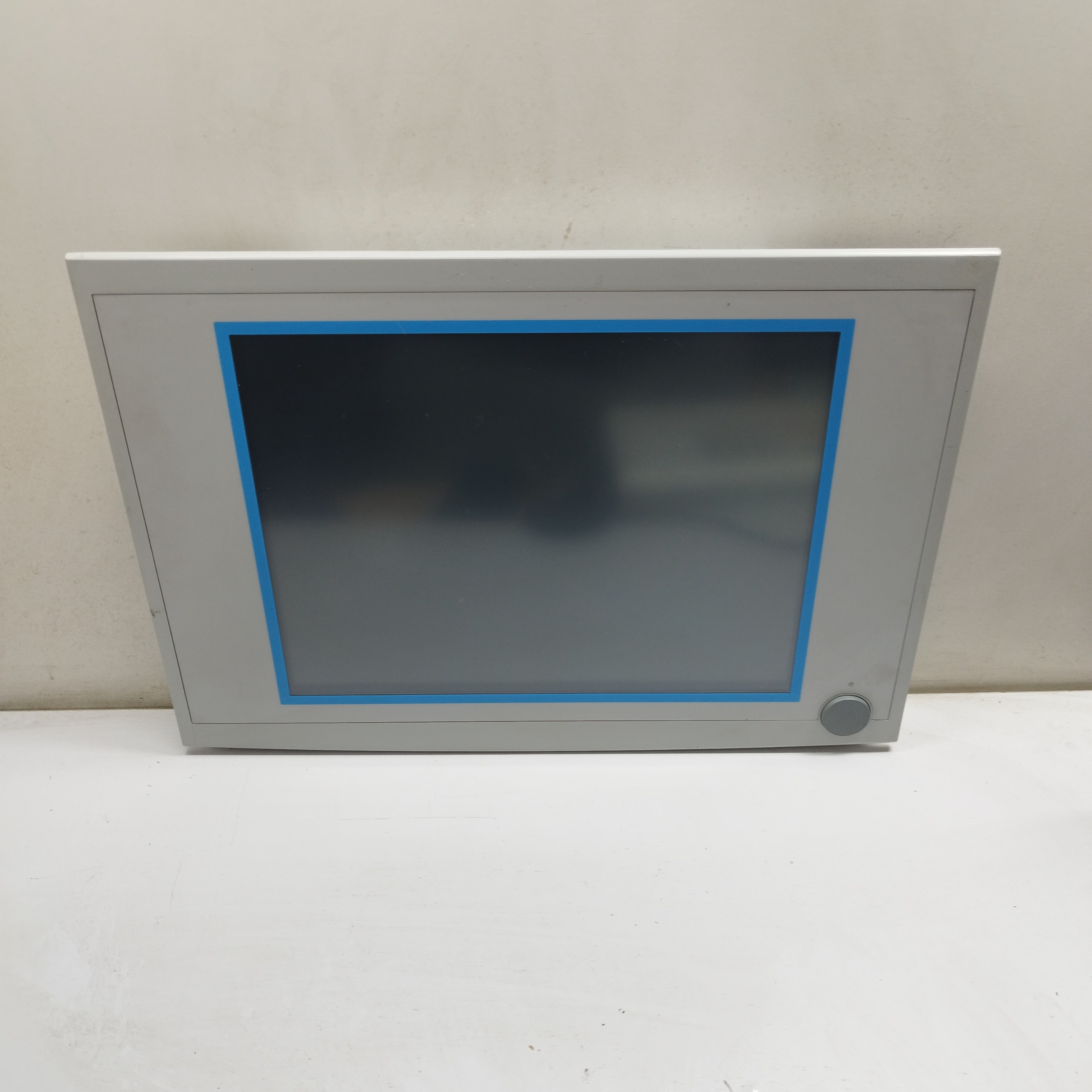 مانیتور ادونتک 5151g