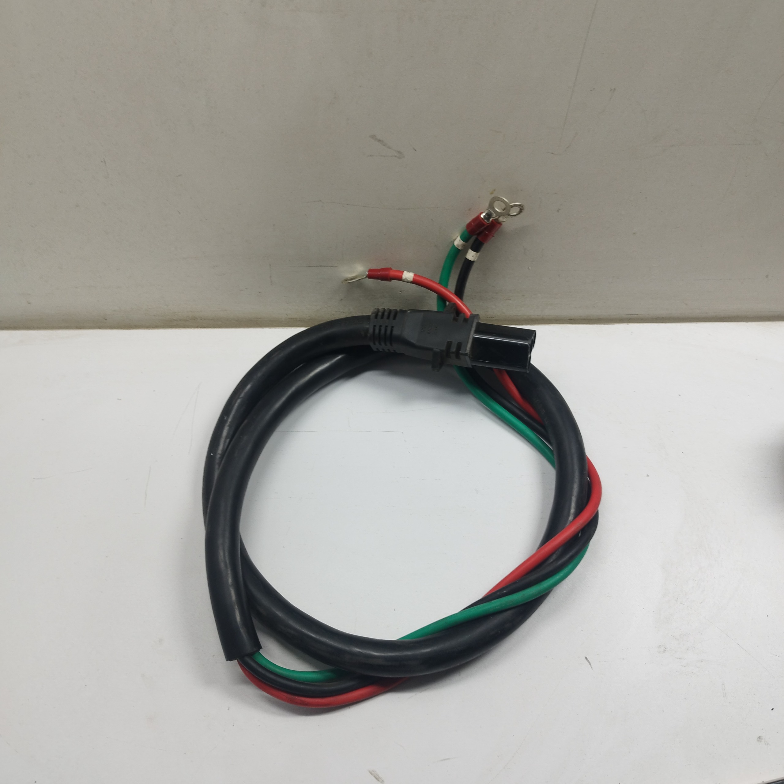 کانکتور ups دلتا