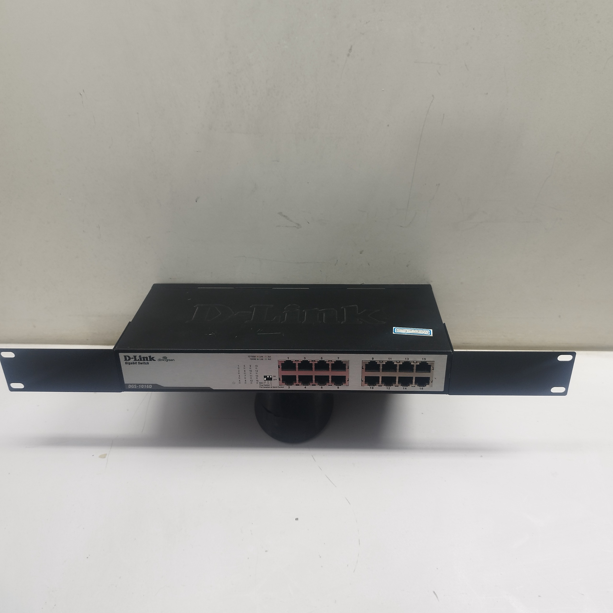 سوییچ گیگابایتی 16 پورت D LINK
