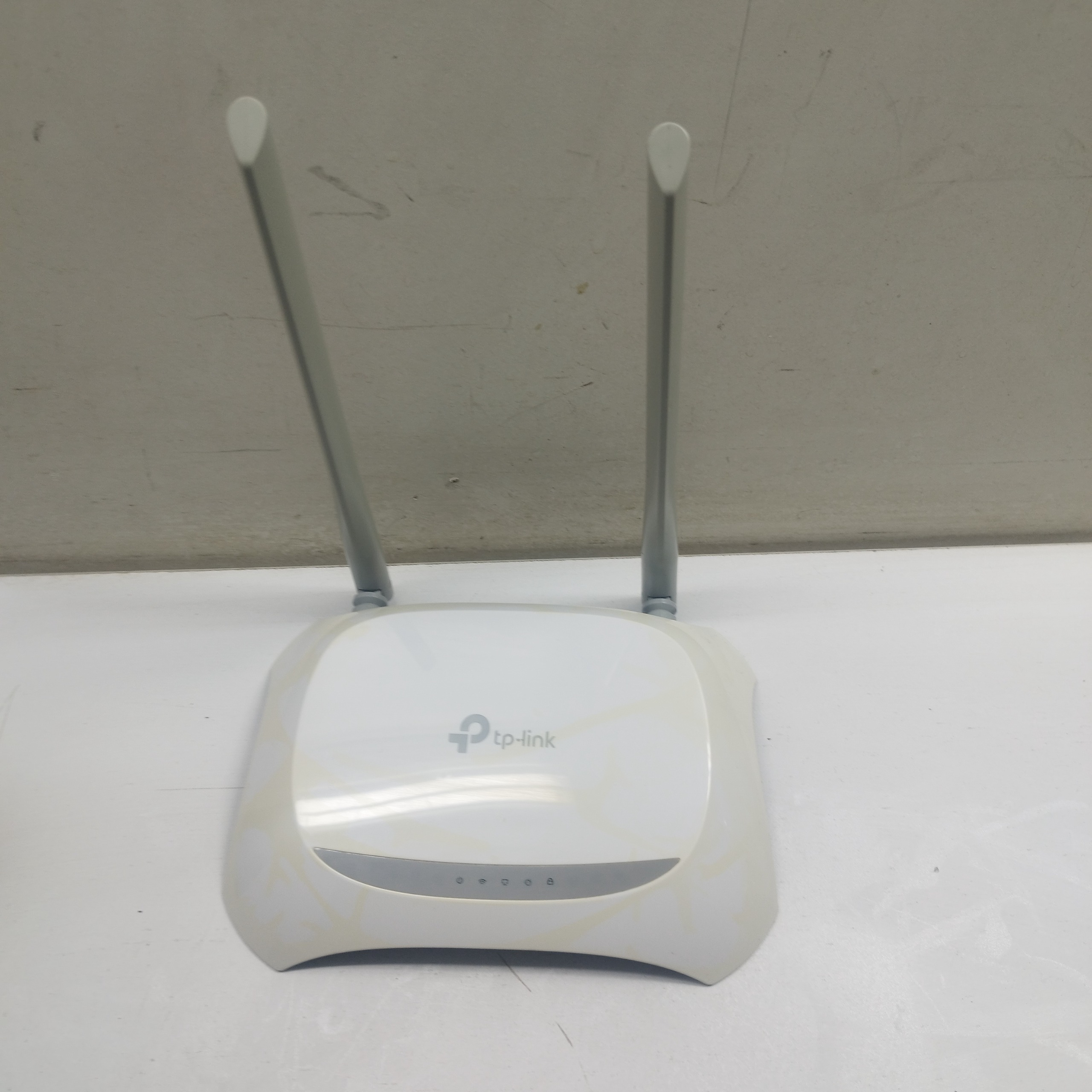 روتر تی پی لینک به همراه آداپتور